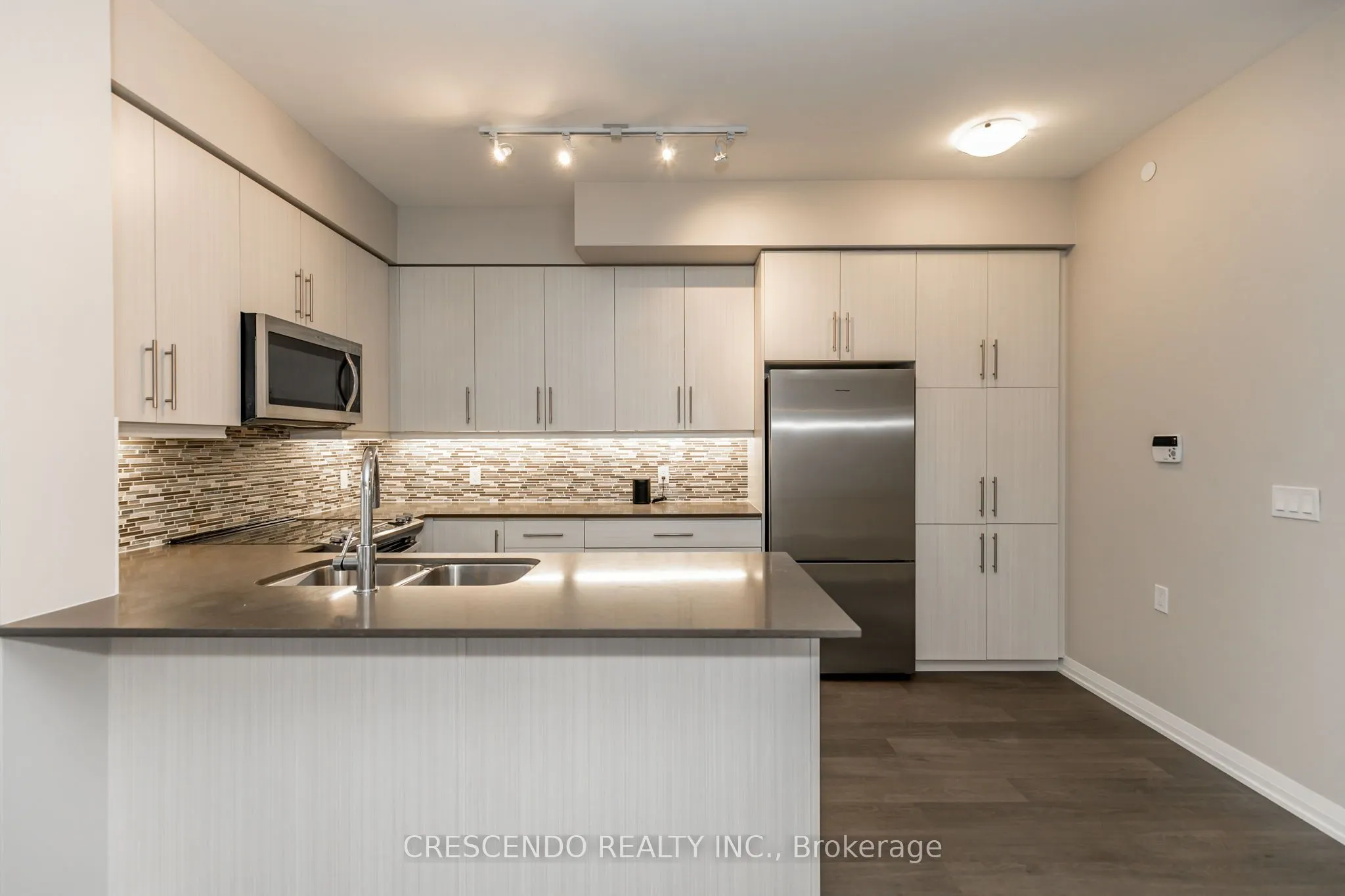 65 Oneida Crescent, #603