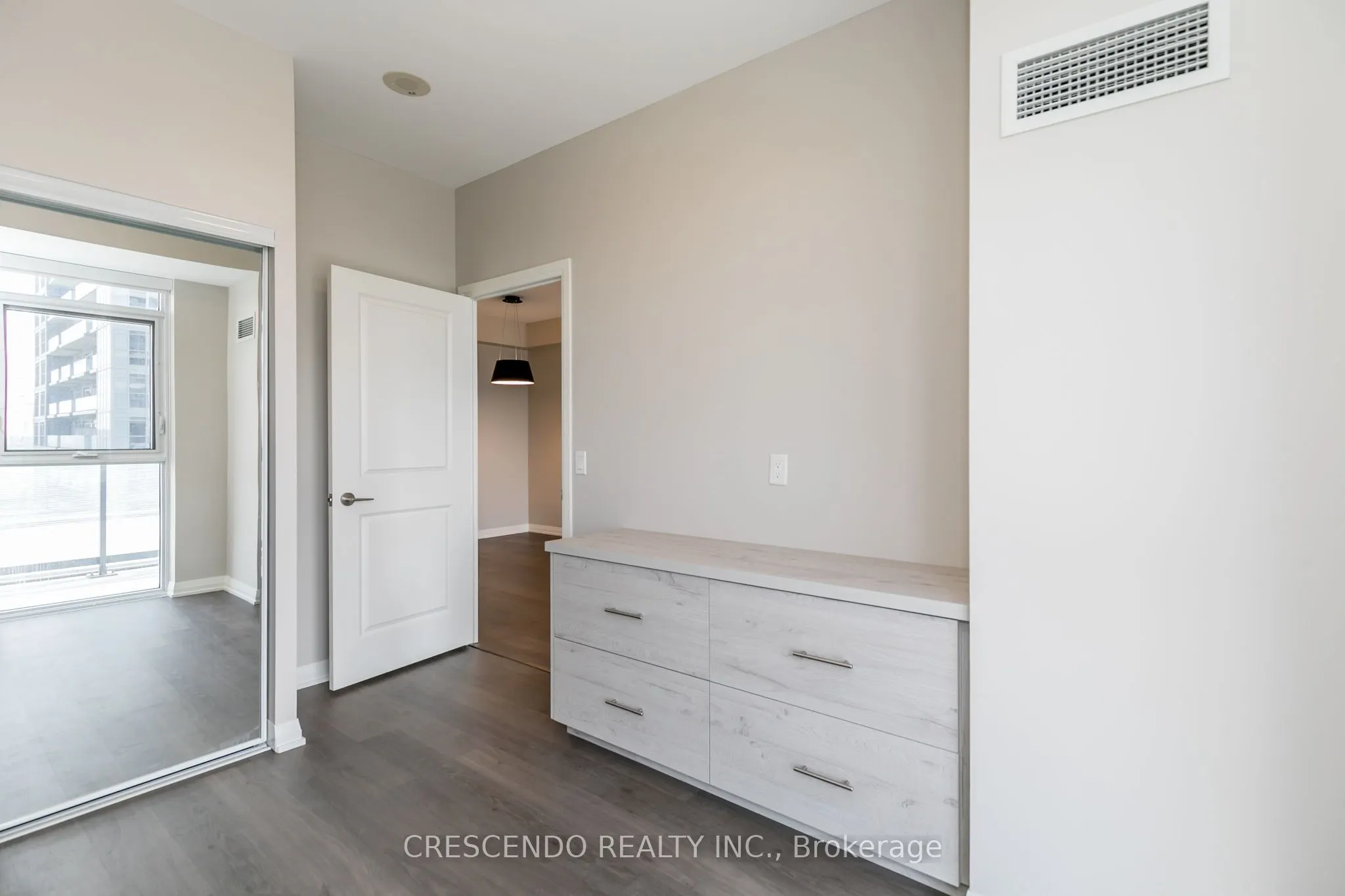 65 Oneida Crescent, #603