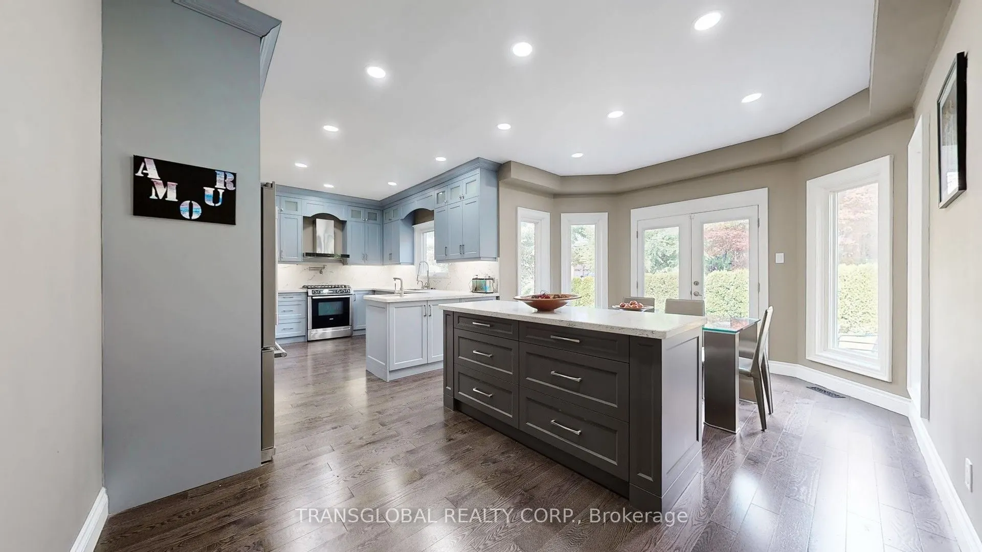458 Beverley Glen Boulevard