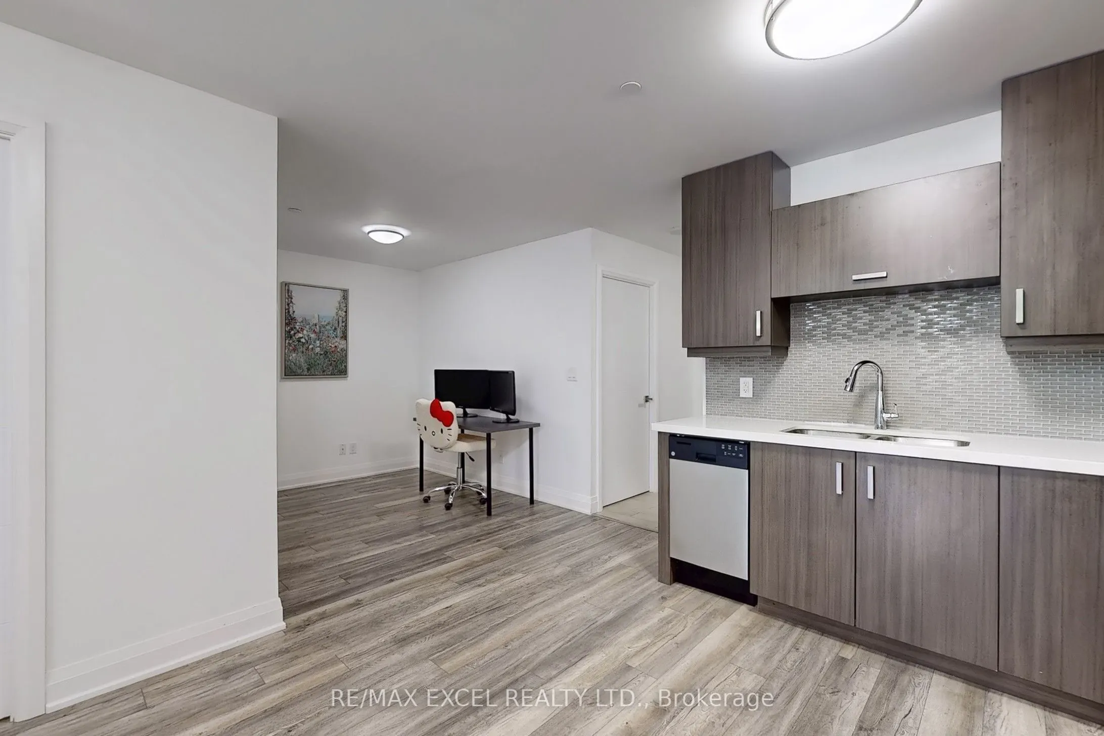 18 Uptown Drive, #207