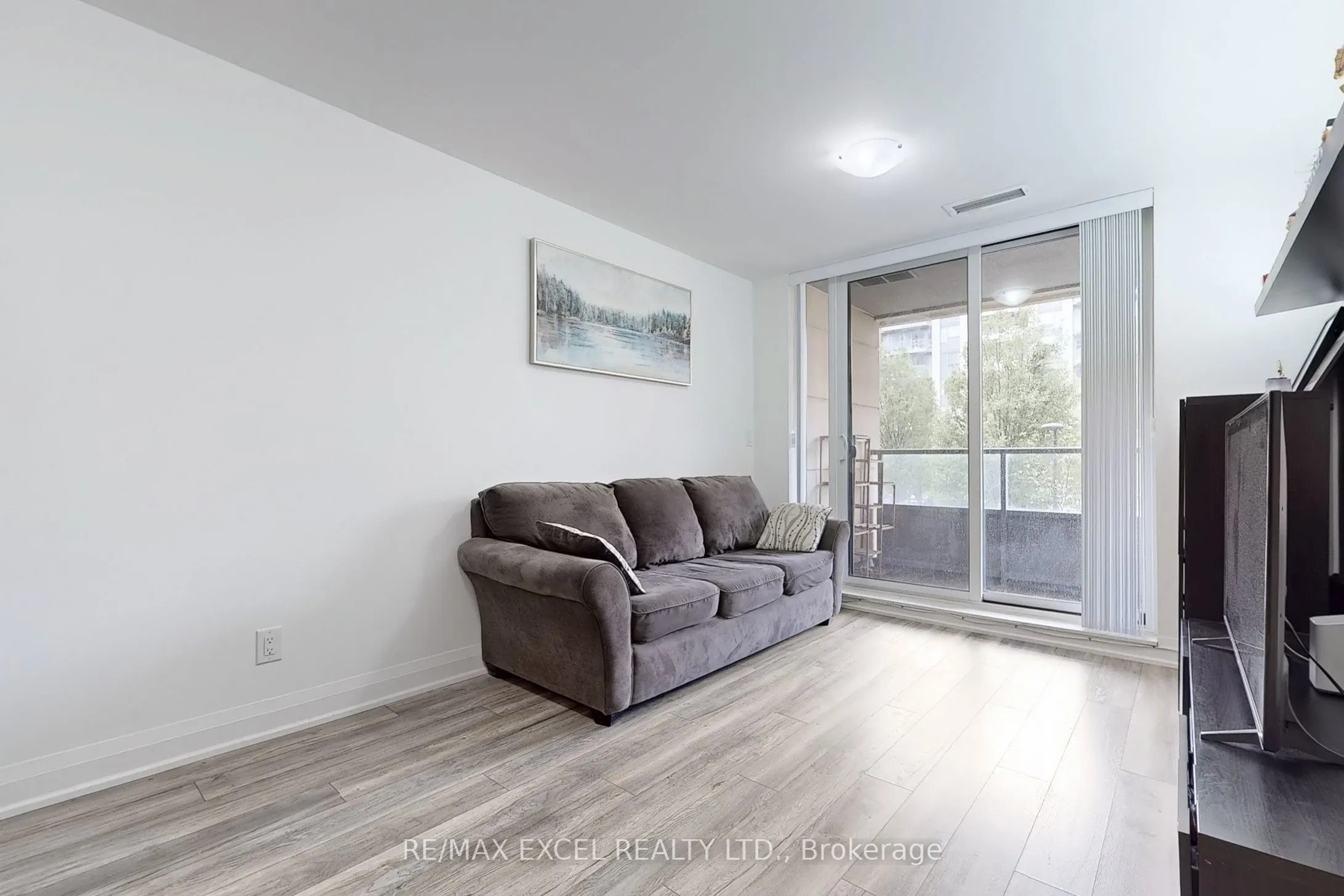 18 Uptown Drive, #207