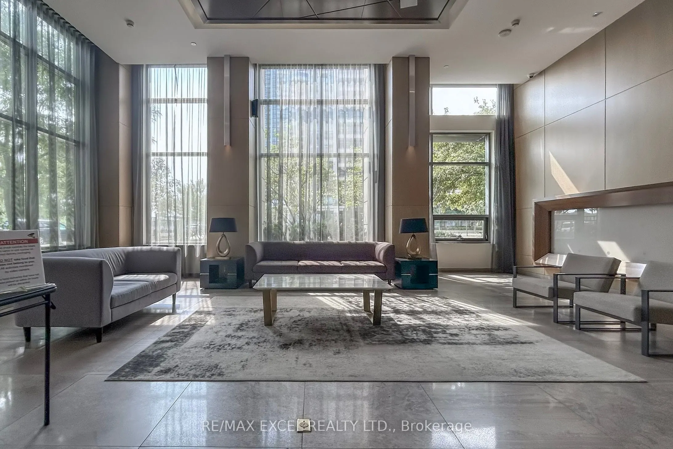 18 Uptown Drive, #207
