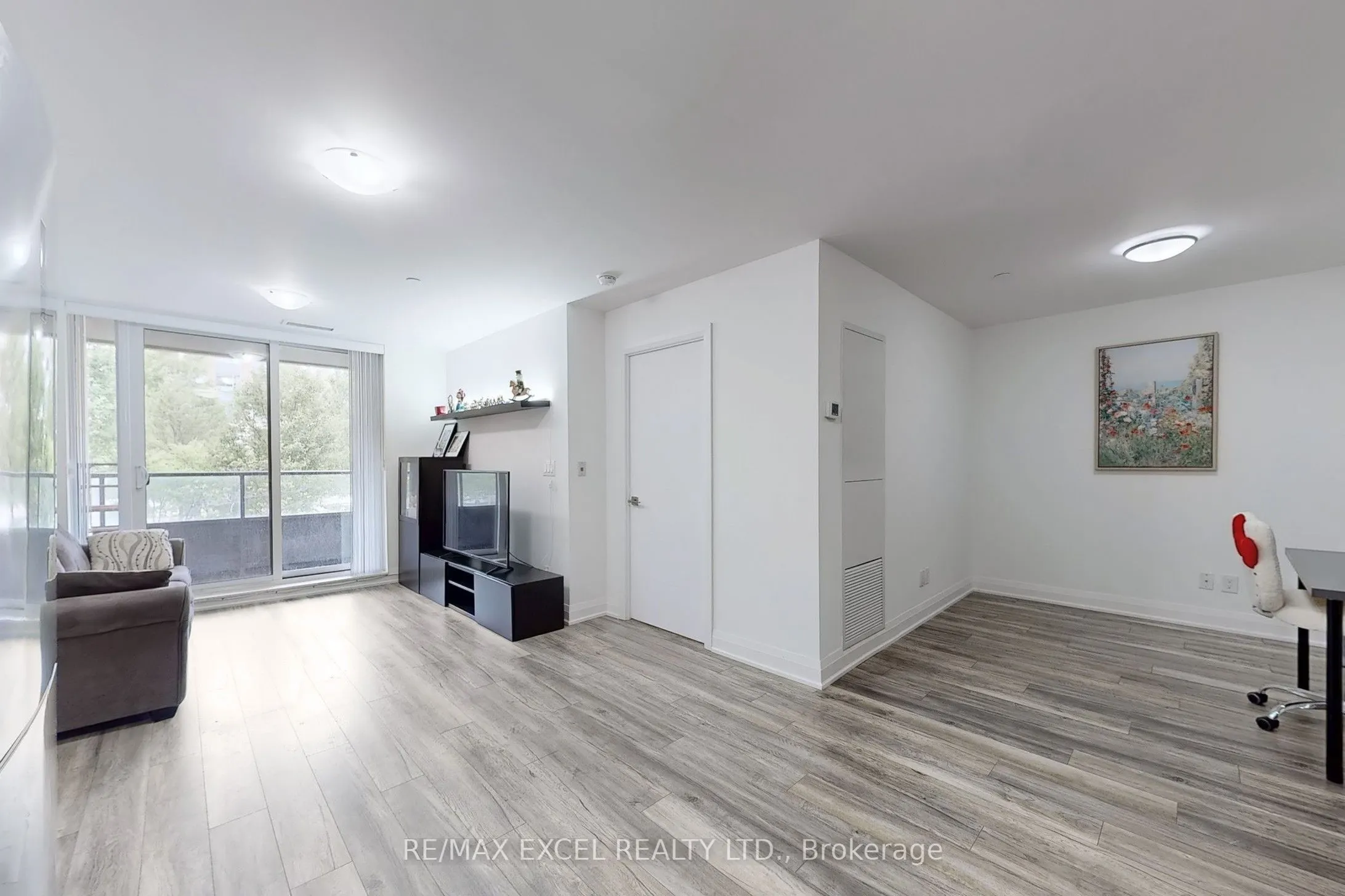 18 Uptown Drive, #207