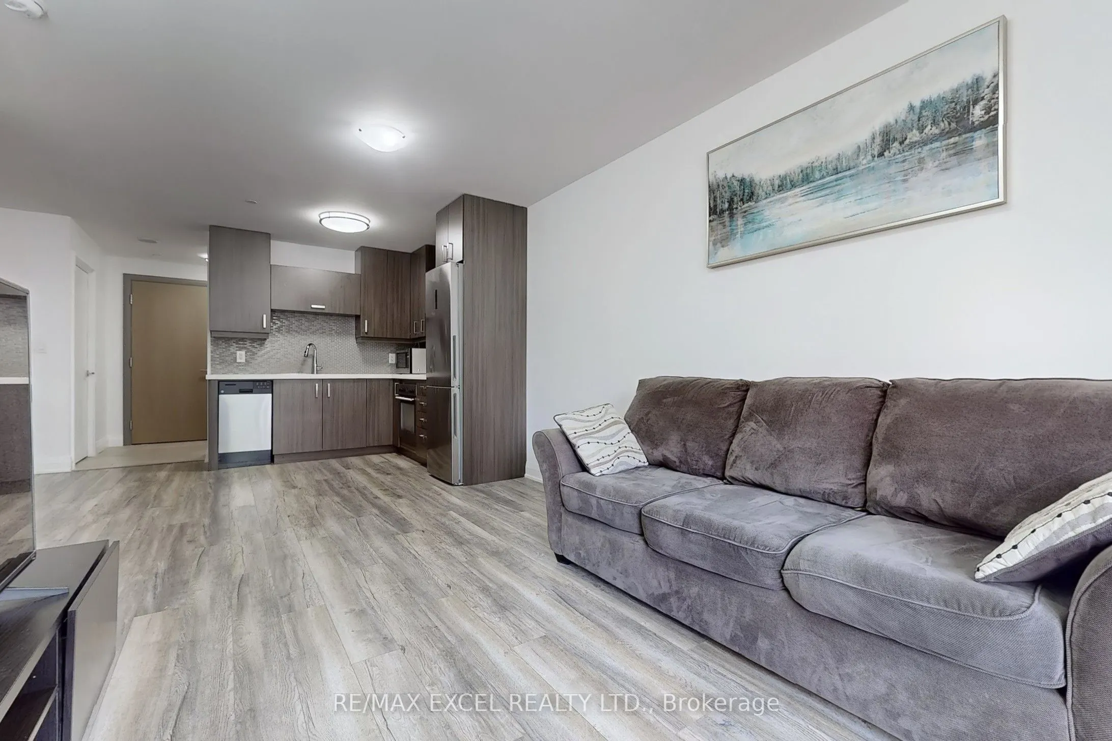 18 Uptown Drive, #207