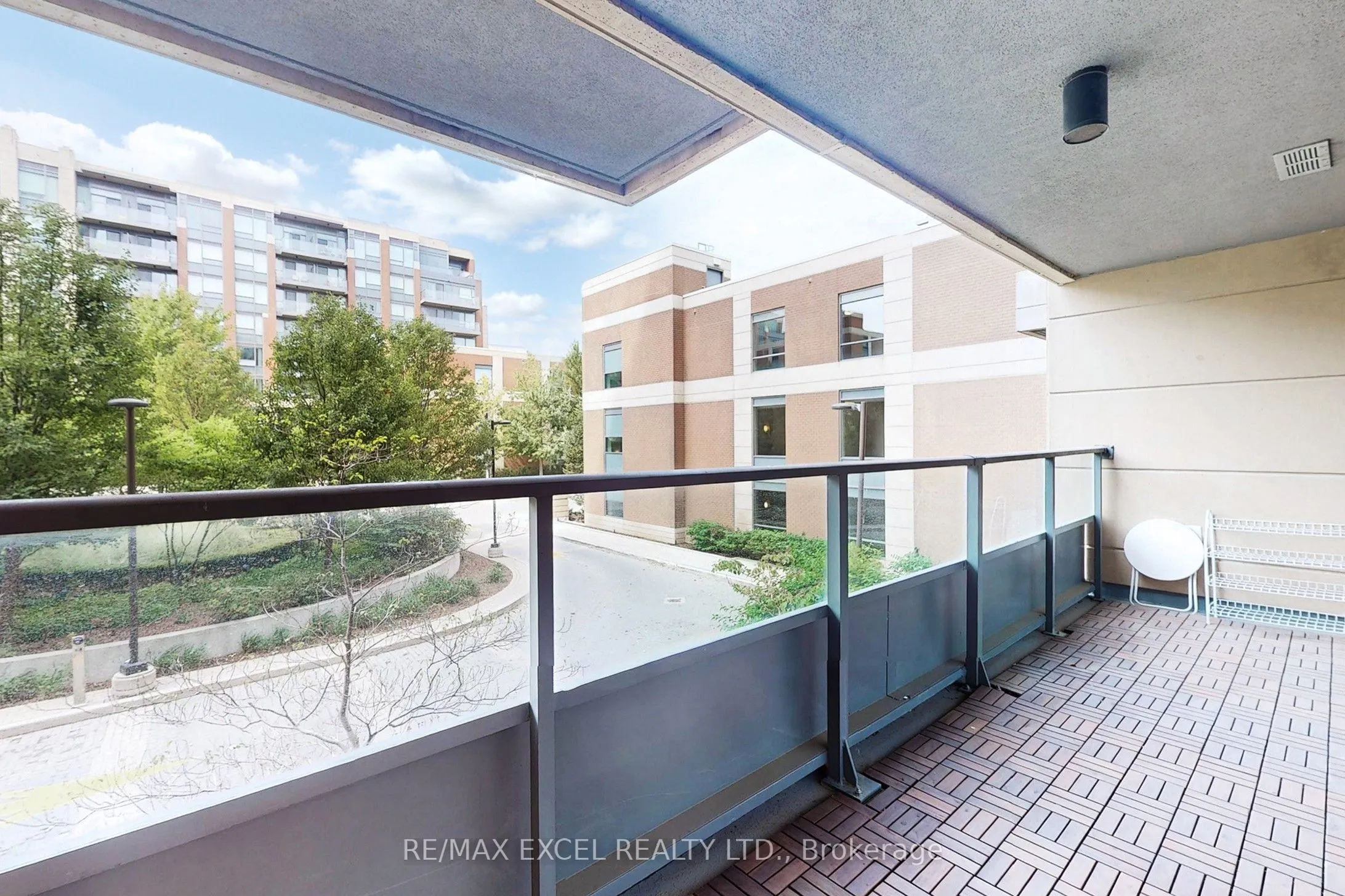 18 Uptown Drive, #207