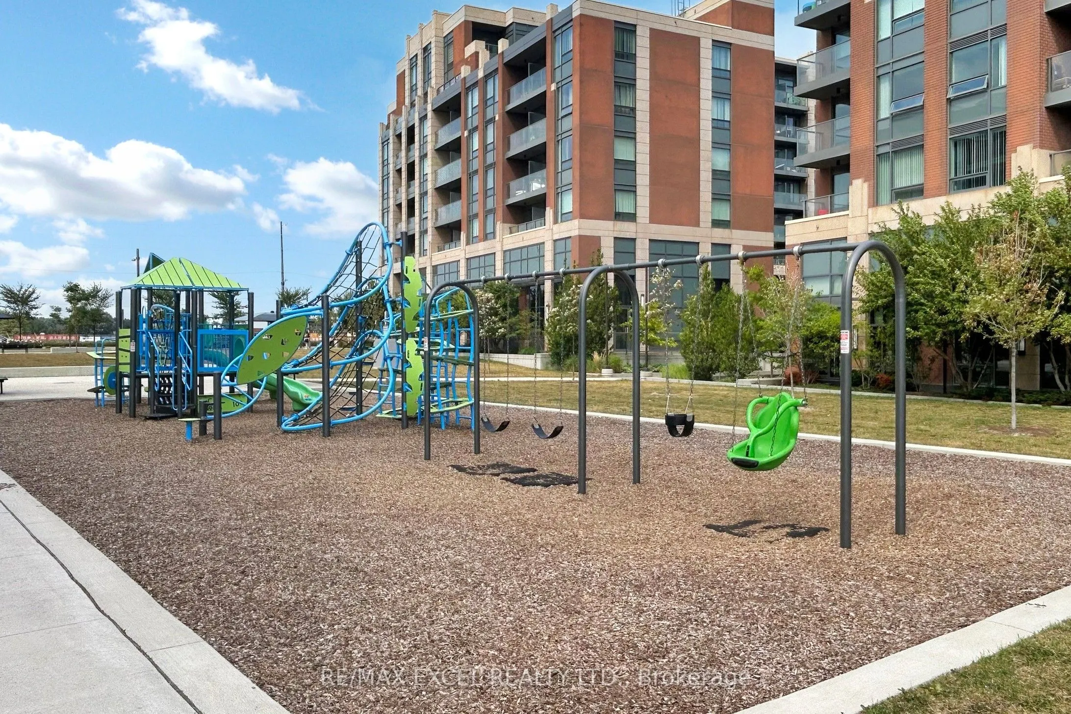 18 Uptown Drive, #207