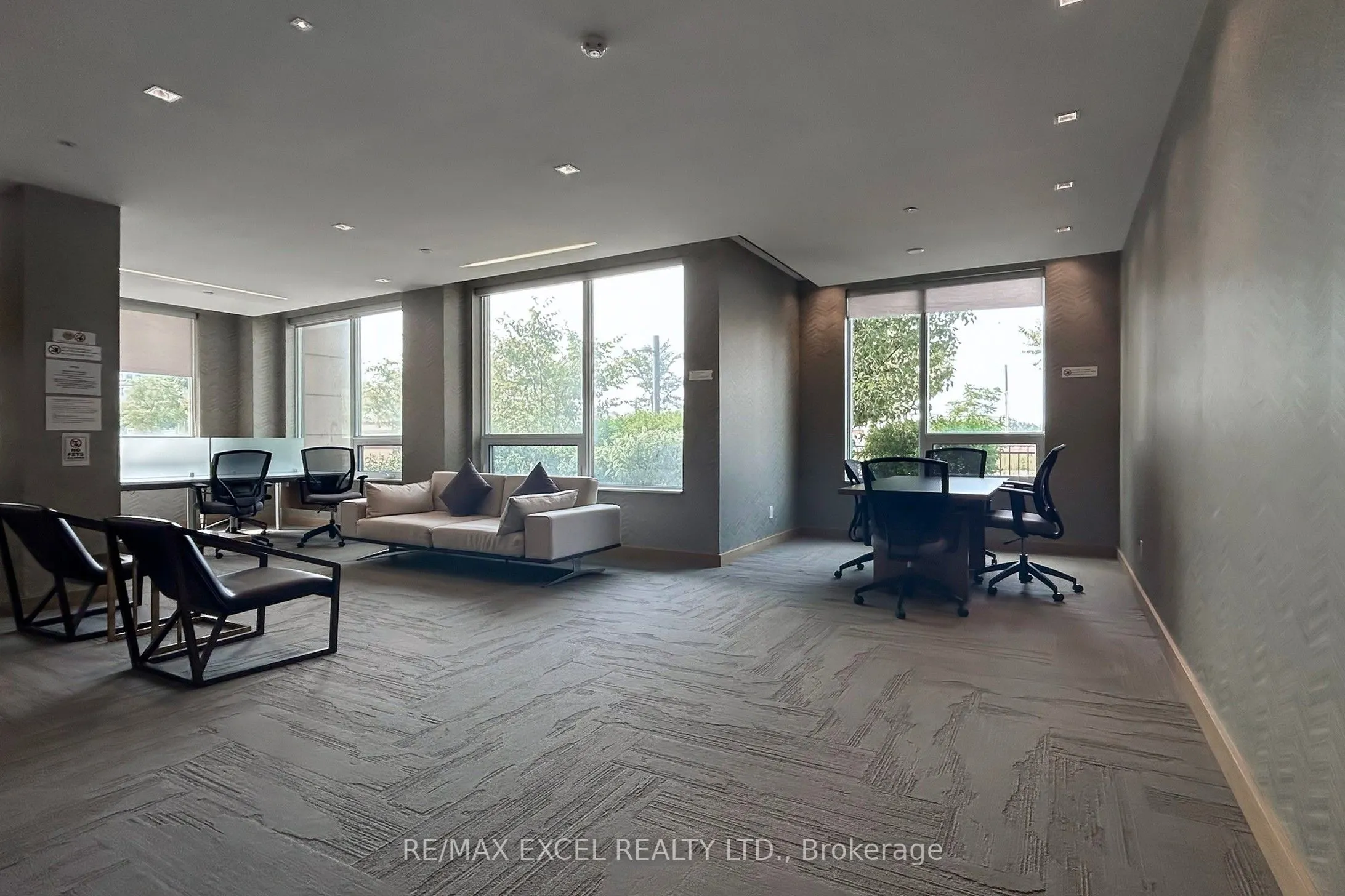 18 Uptown Drive, #207