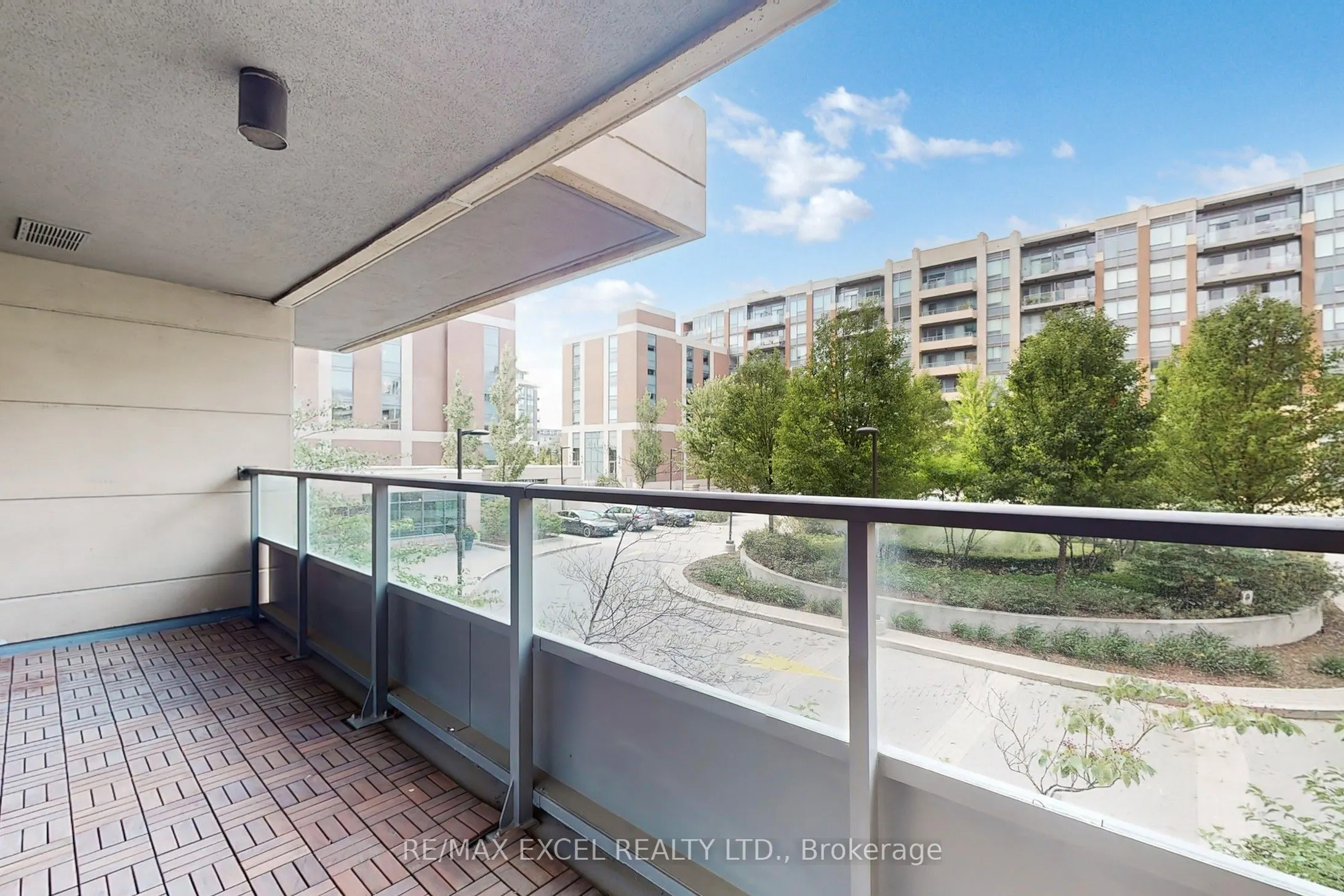 18 Uptown Drive, #207