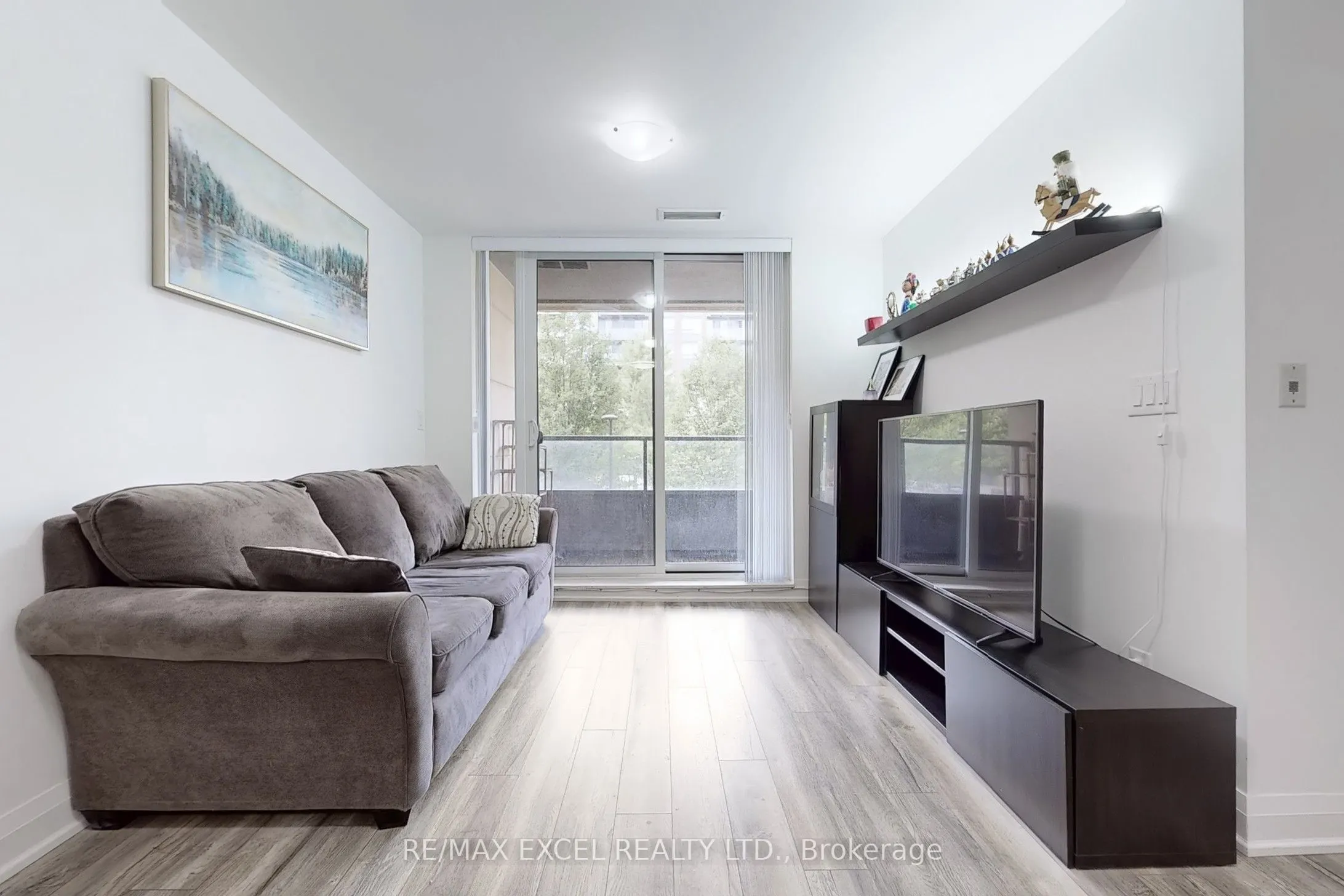 18 Uptown Drive, #207