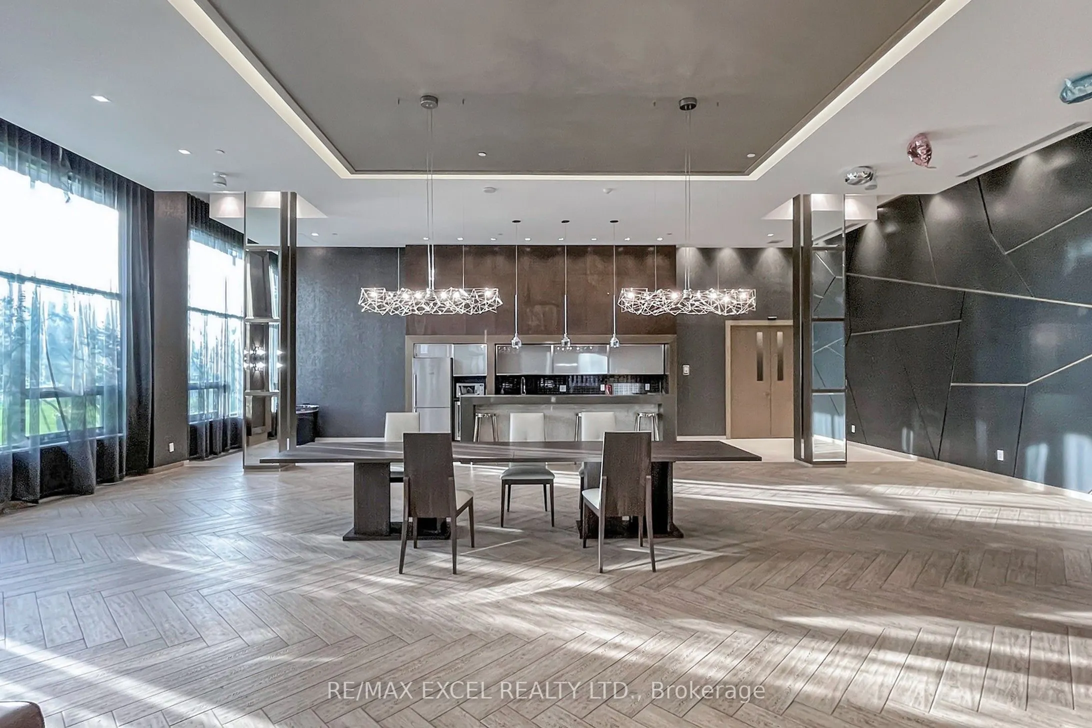 18 Uptown Drive, #207