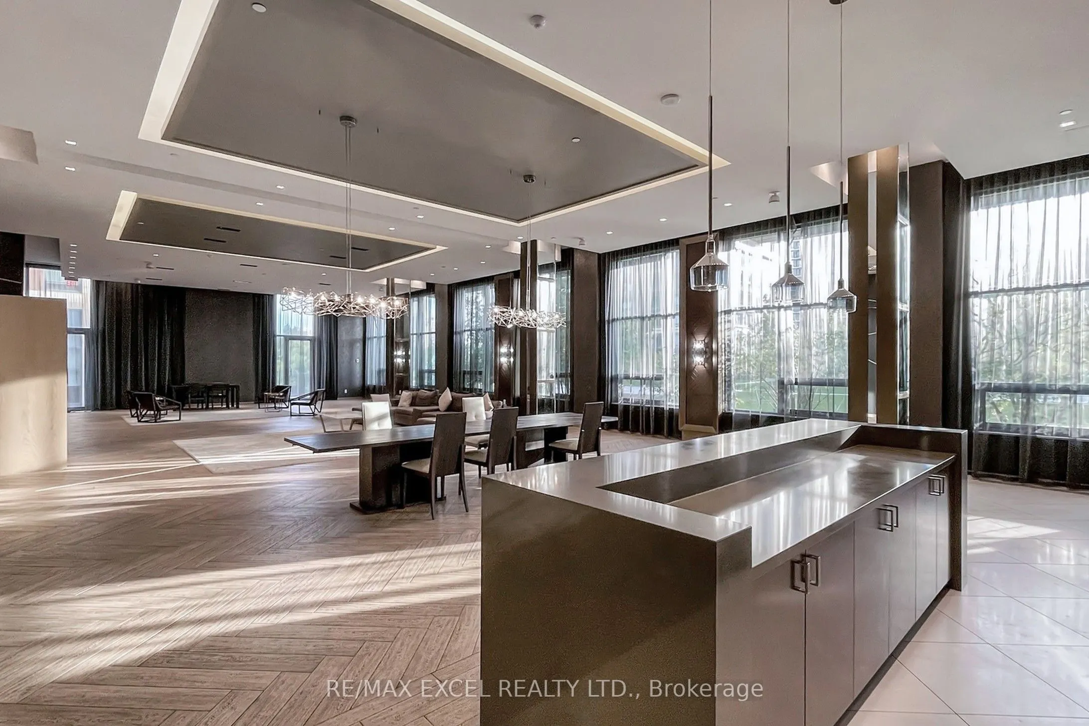 18 Uptown Drive, #207