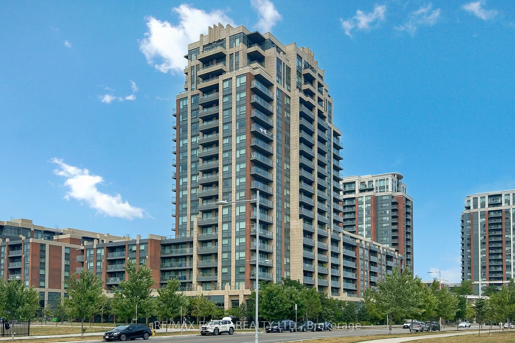 18 Uptown Drive, #207