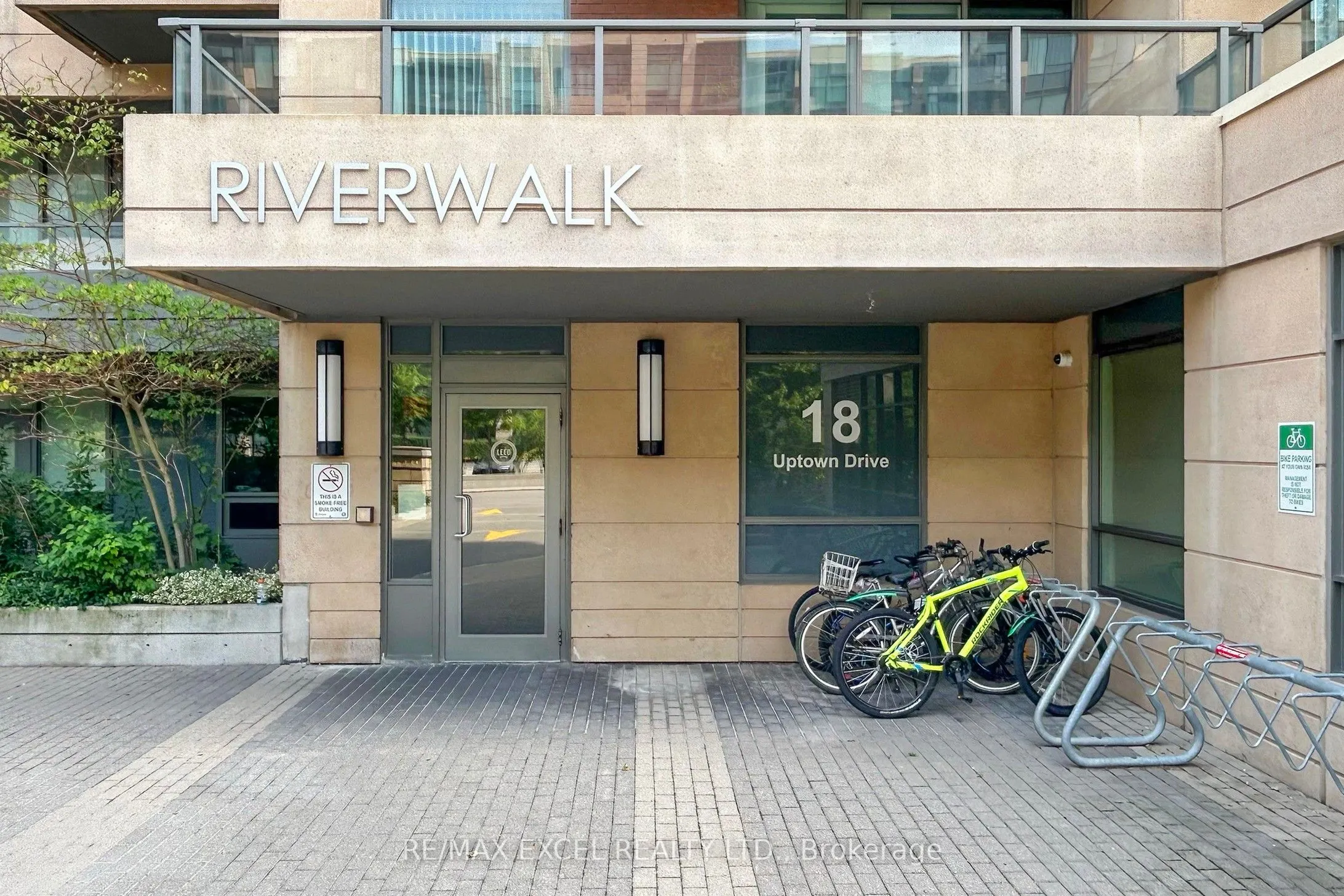 18 Uptown Drive, #207
