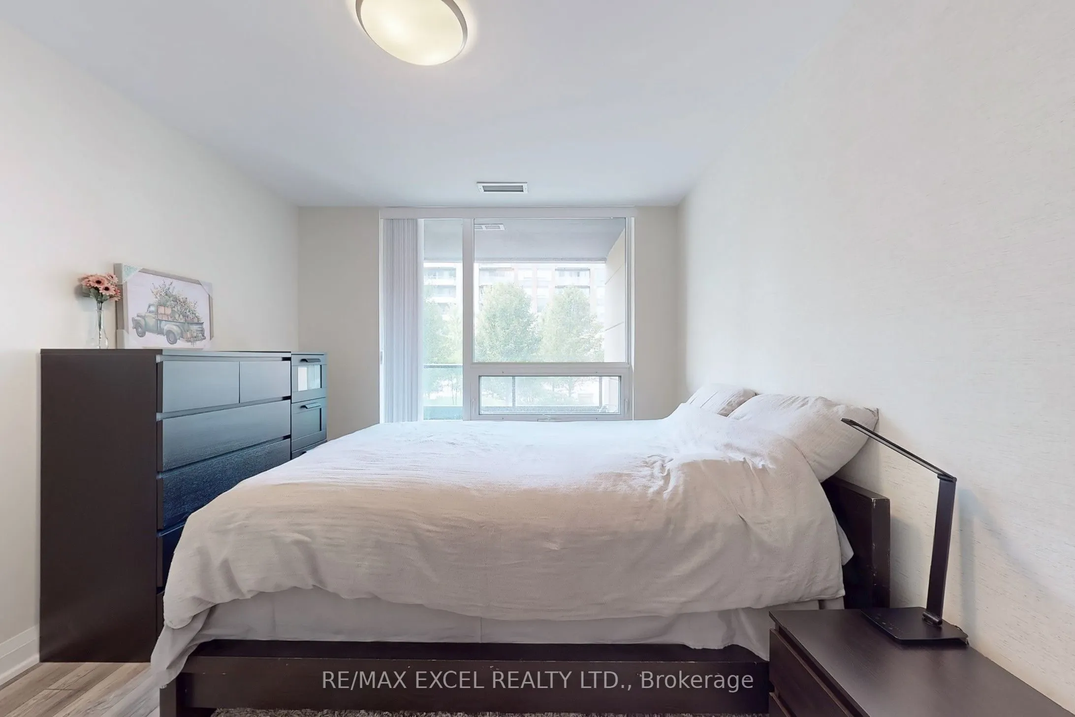 18 Uptown Drive, #207