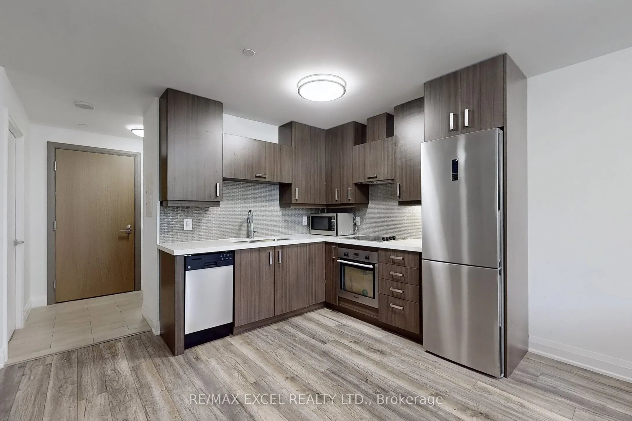18 Uptown Drive, #207