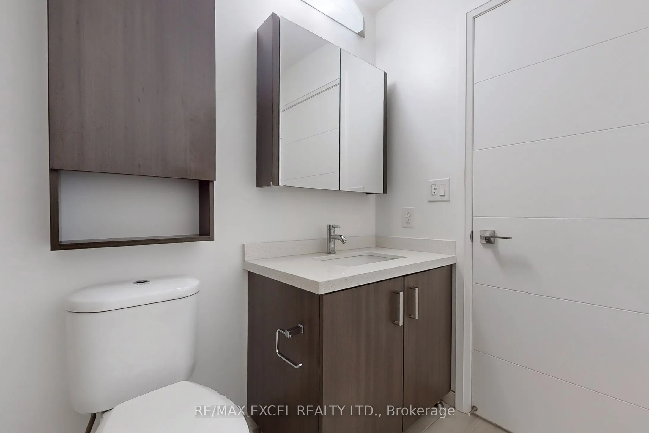 18 Uptown Drive, #207