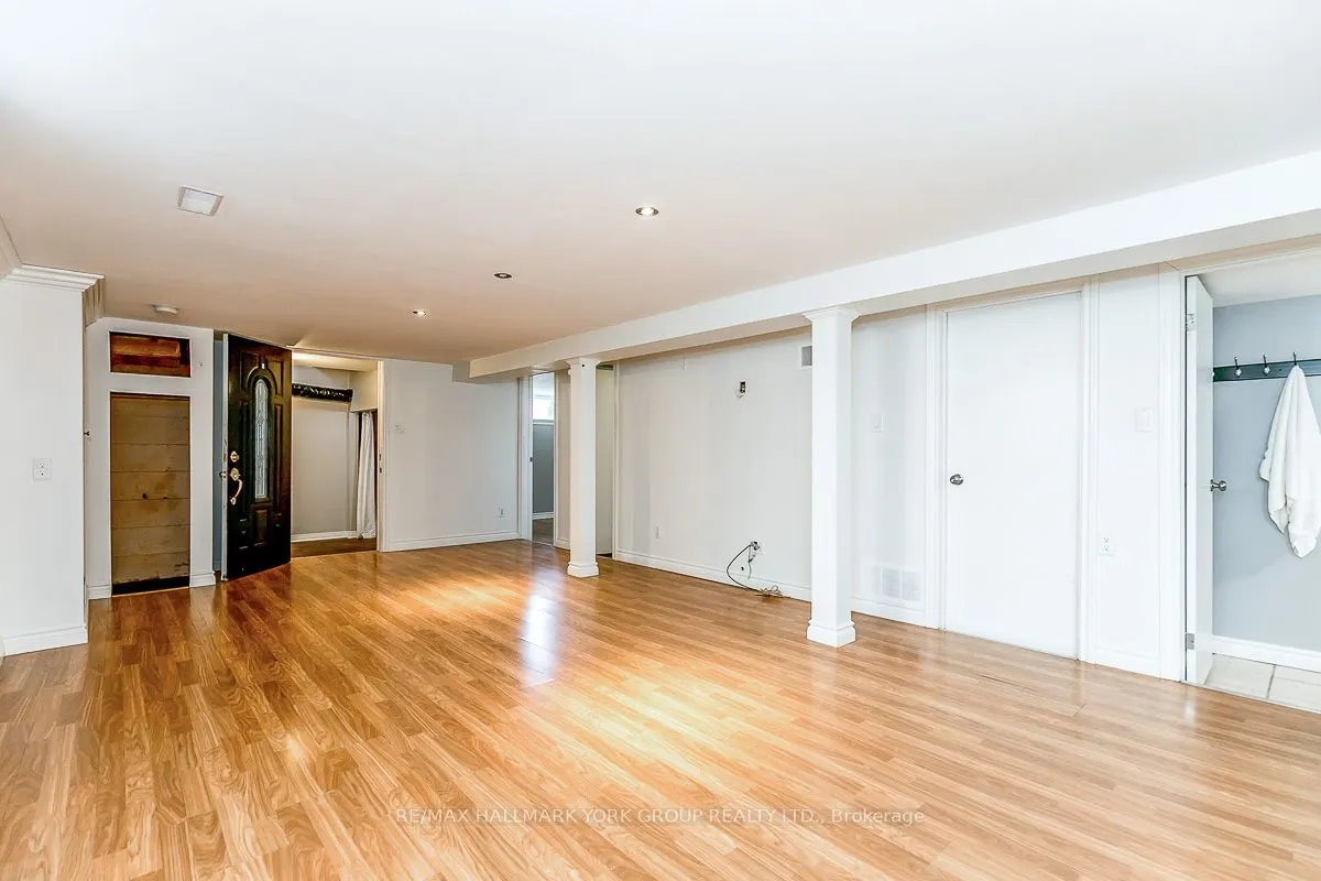 6 Davis Road, #LOWER
