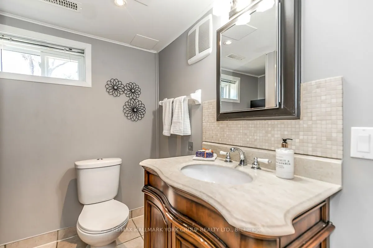 6 Davis Road, #LOWER