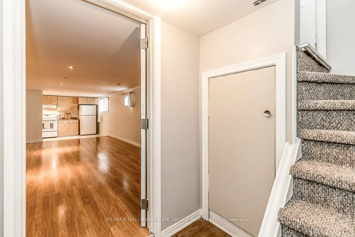 6 Davis Road, #LOWER