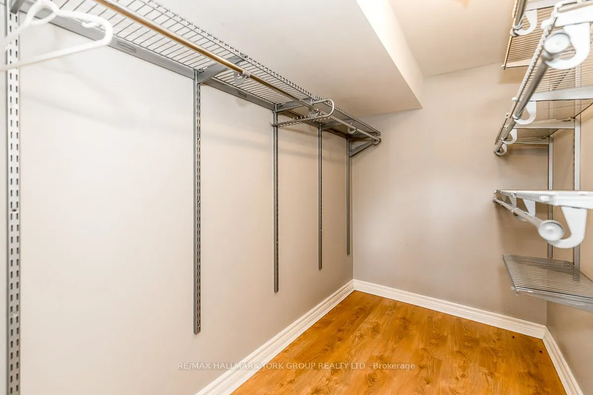 6 Davis Road, #LOWER