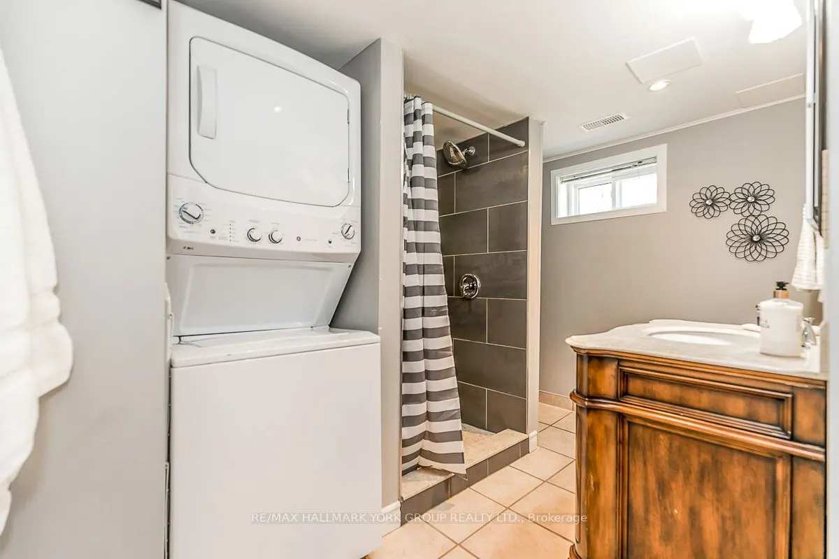 6 Davis Road, #LOWER