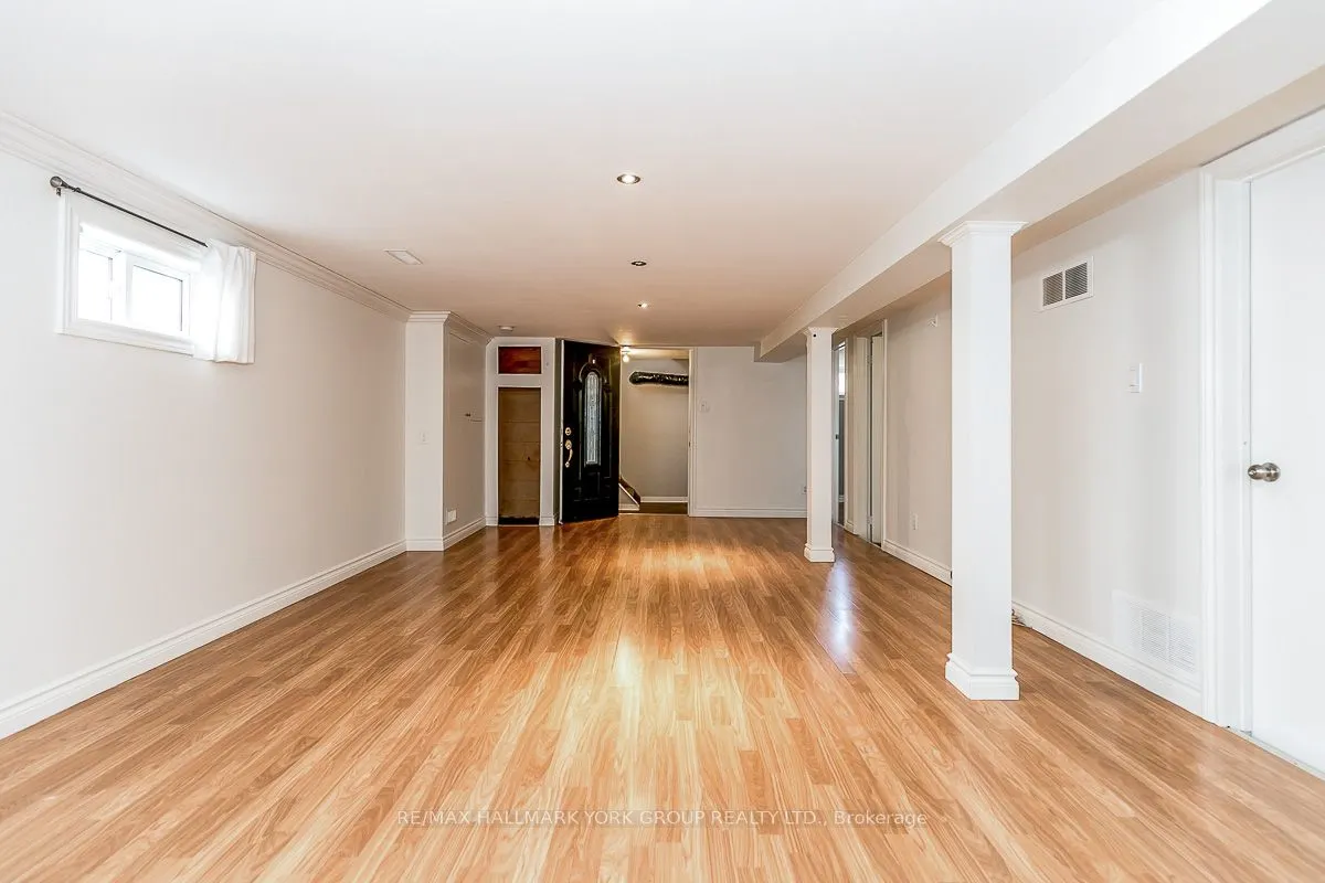 6 Davis Road, #LOWER