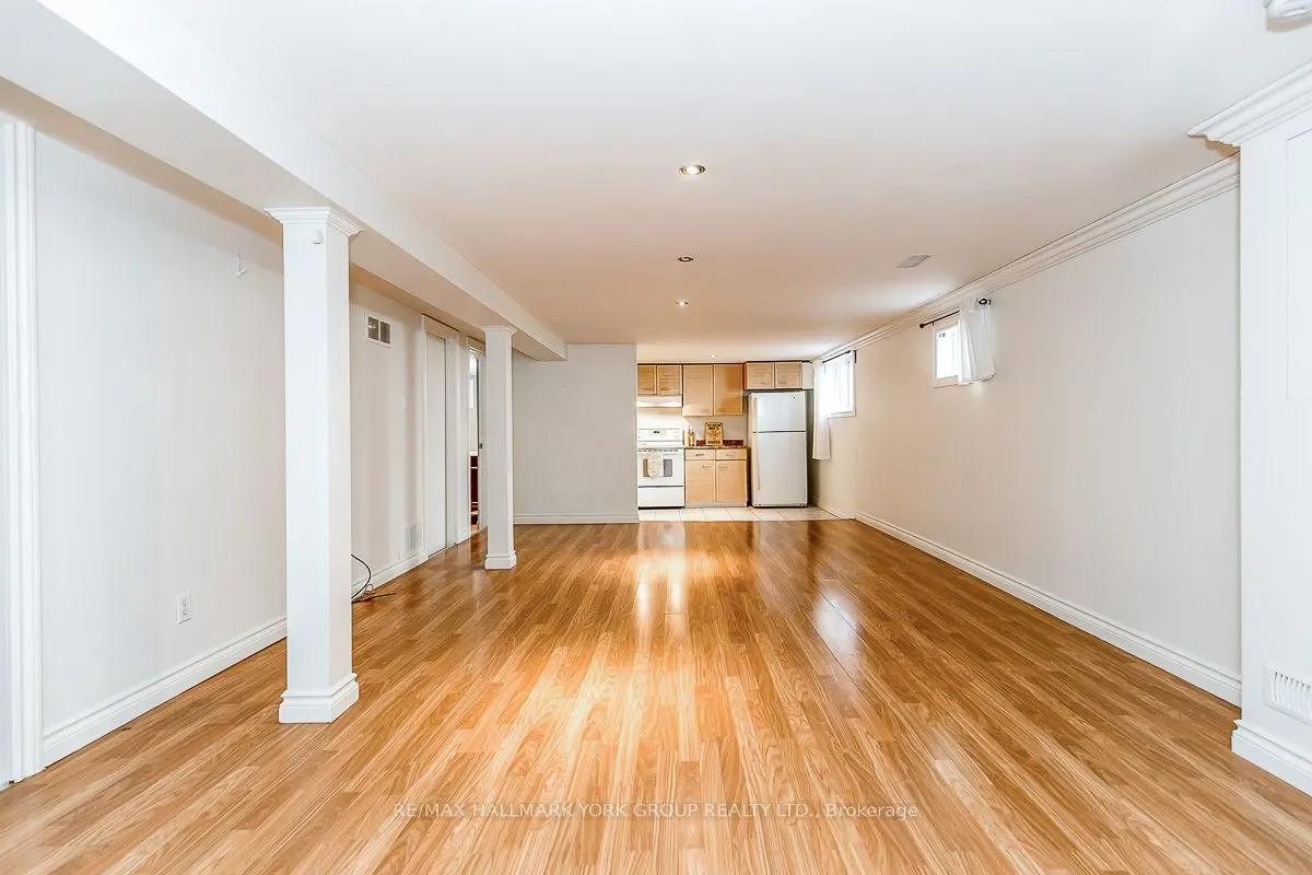 6 Davis Road, #LOWER