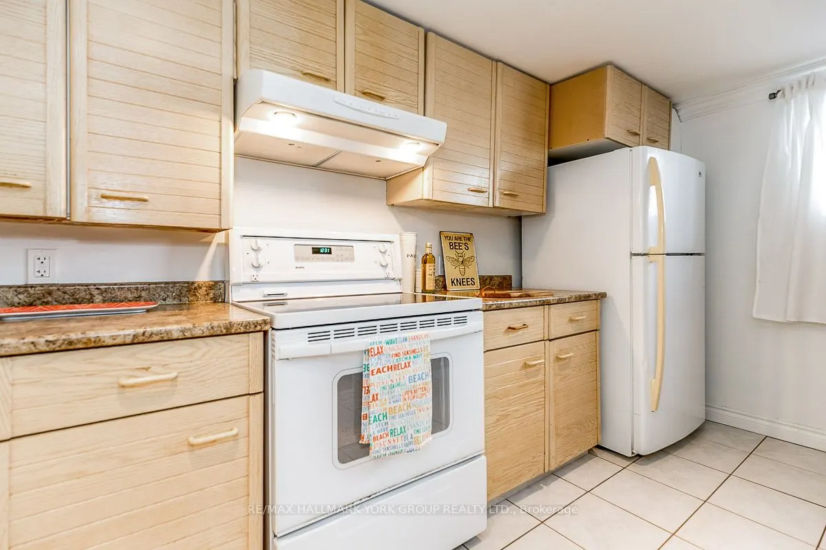 6 Davis Road, #LOWER