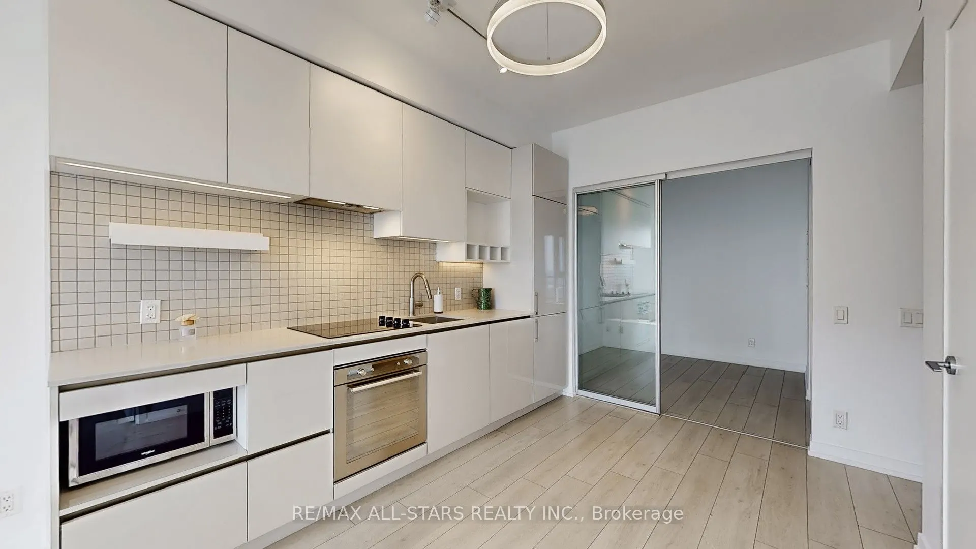 950 Portage Parkway, #5003