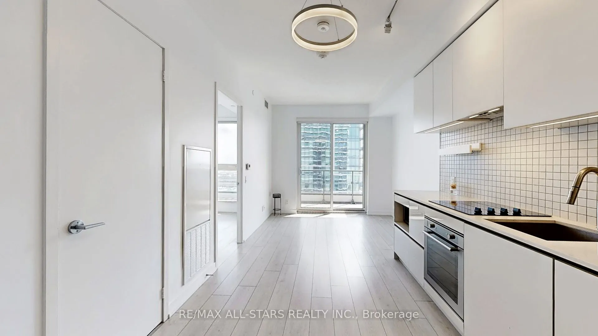 950 Portage Parkway, #5003