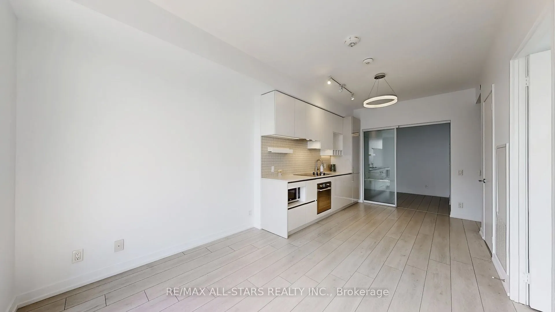 950 Portage Parkway, #5003