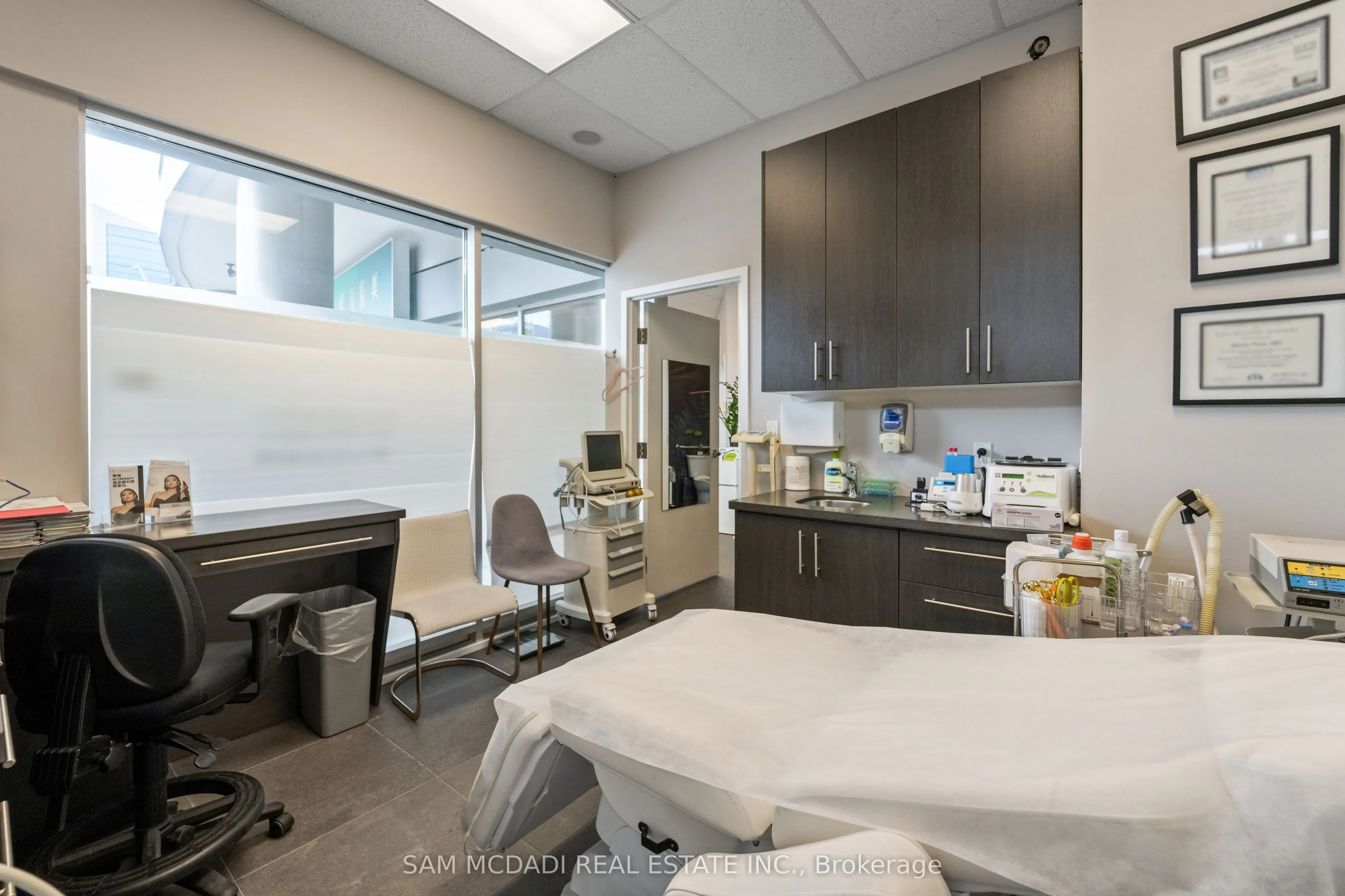 505 Highway 7 E, #A26/27