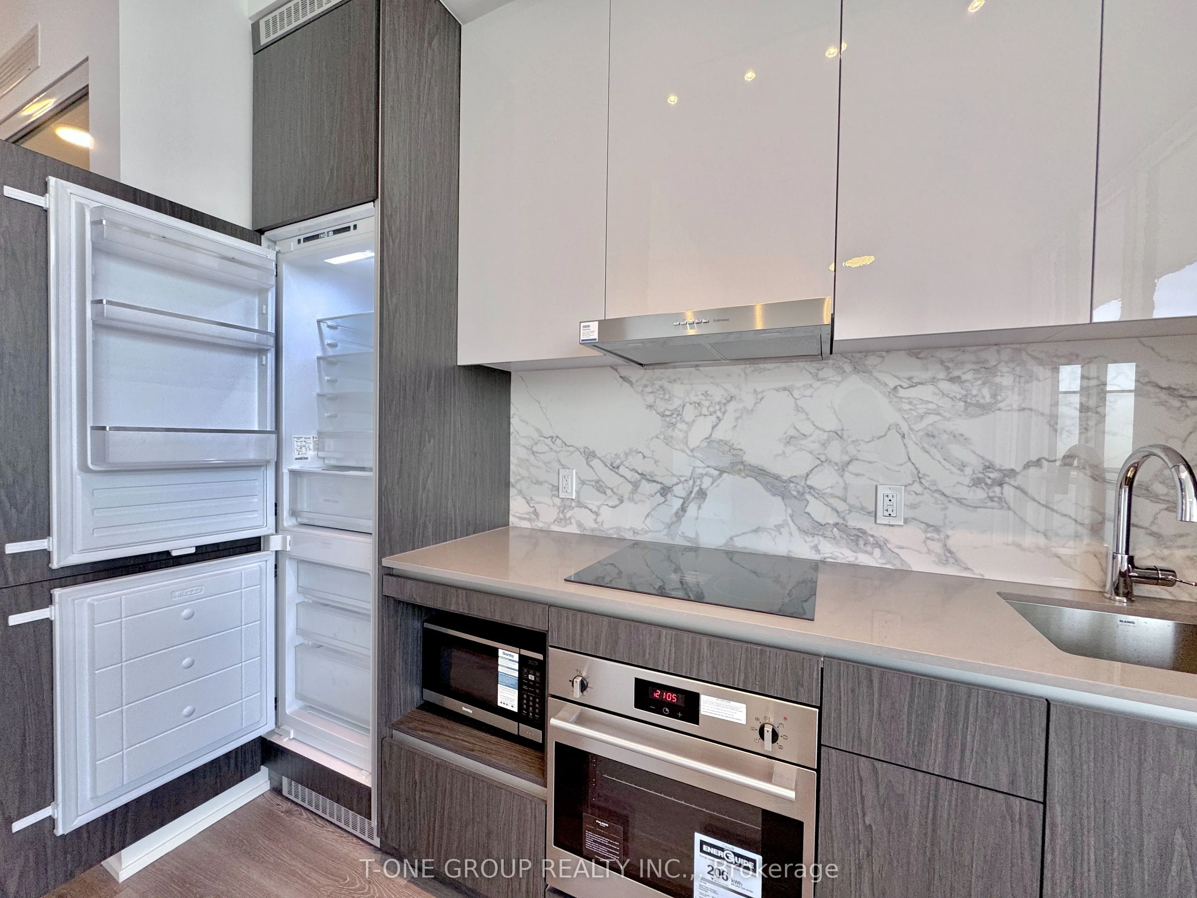 28 Interchange Way, #607