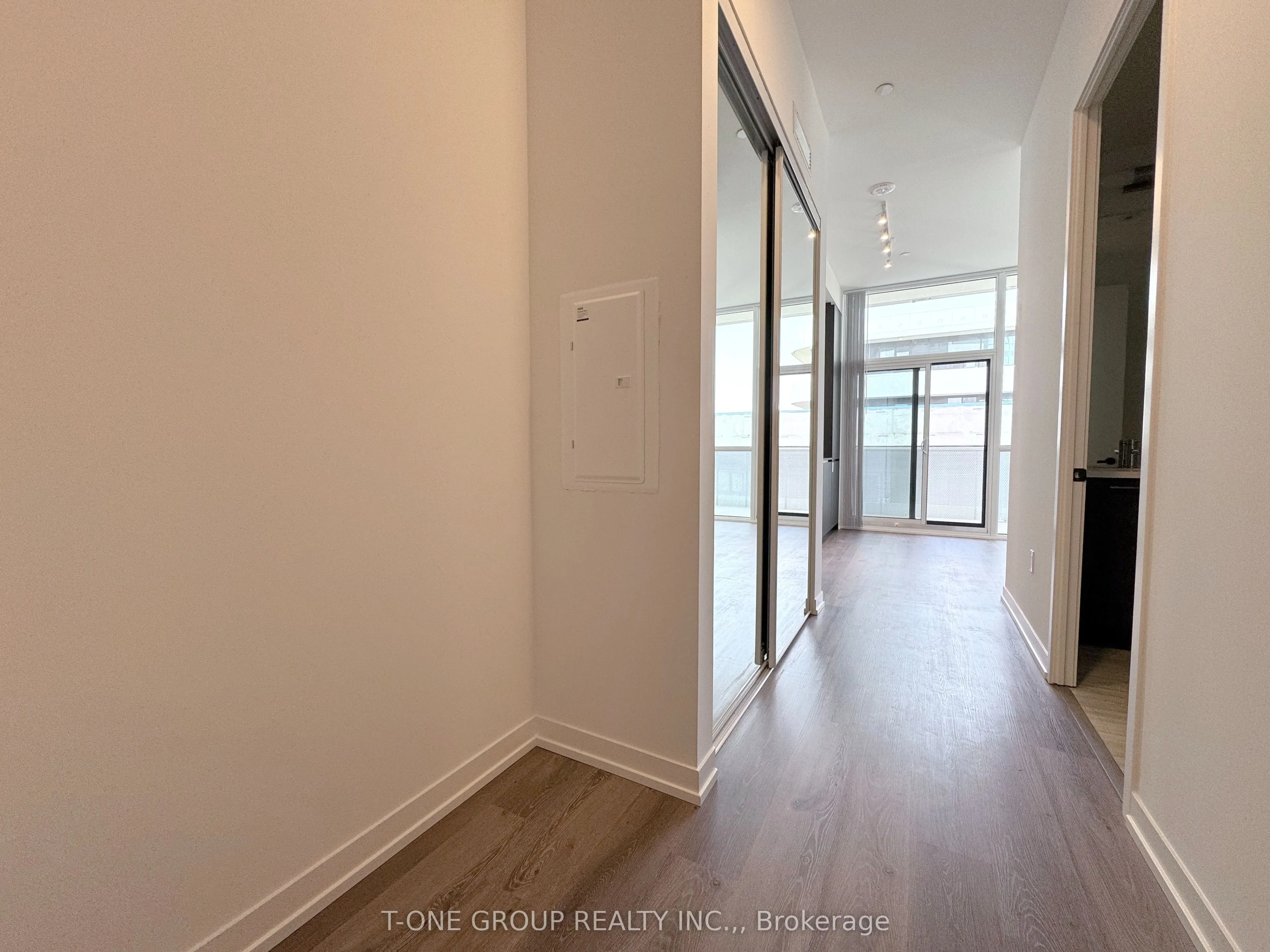 28 Interchange Way, #607