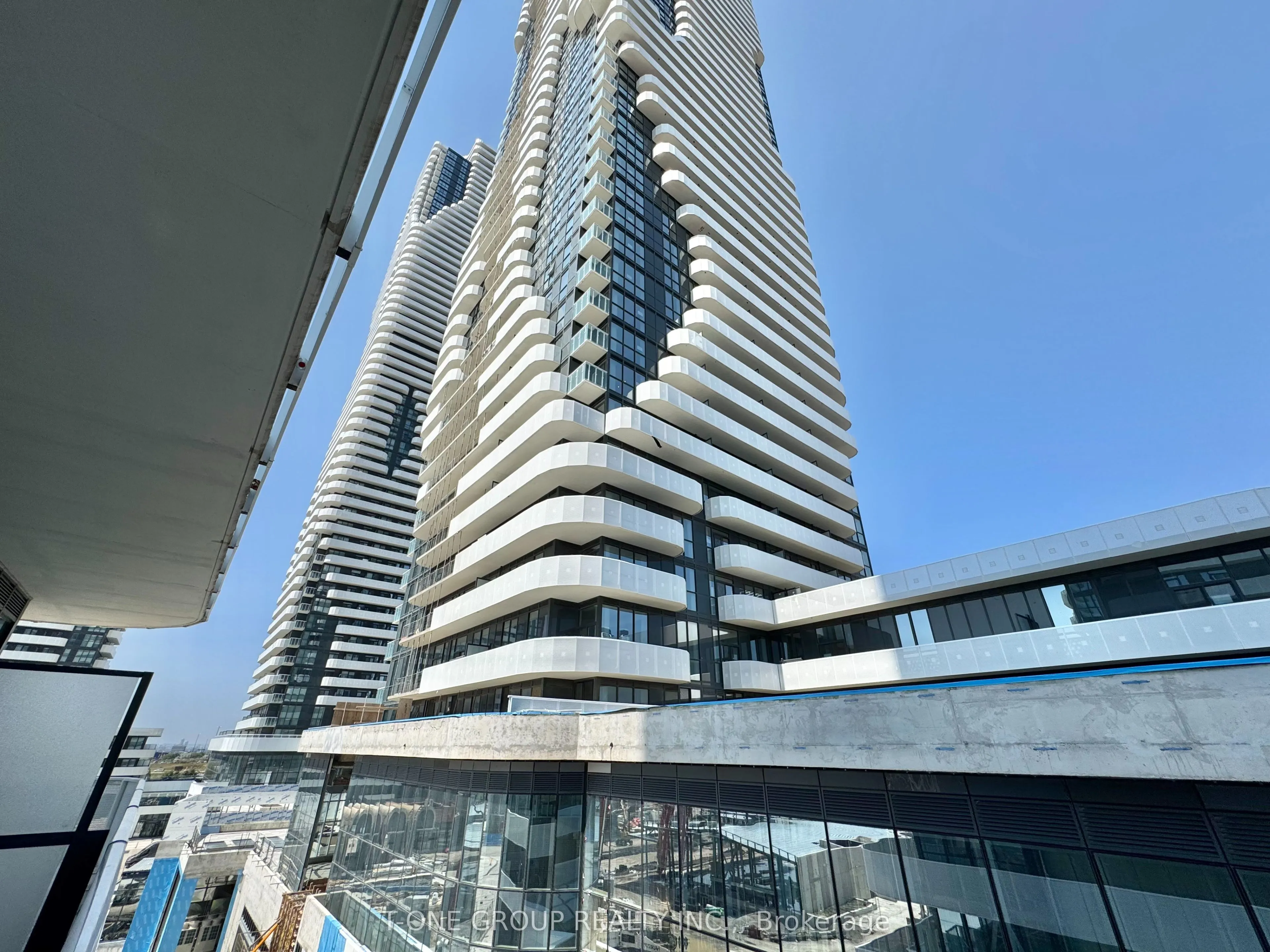 28 Interchange Way, #607