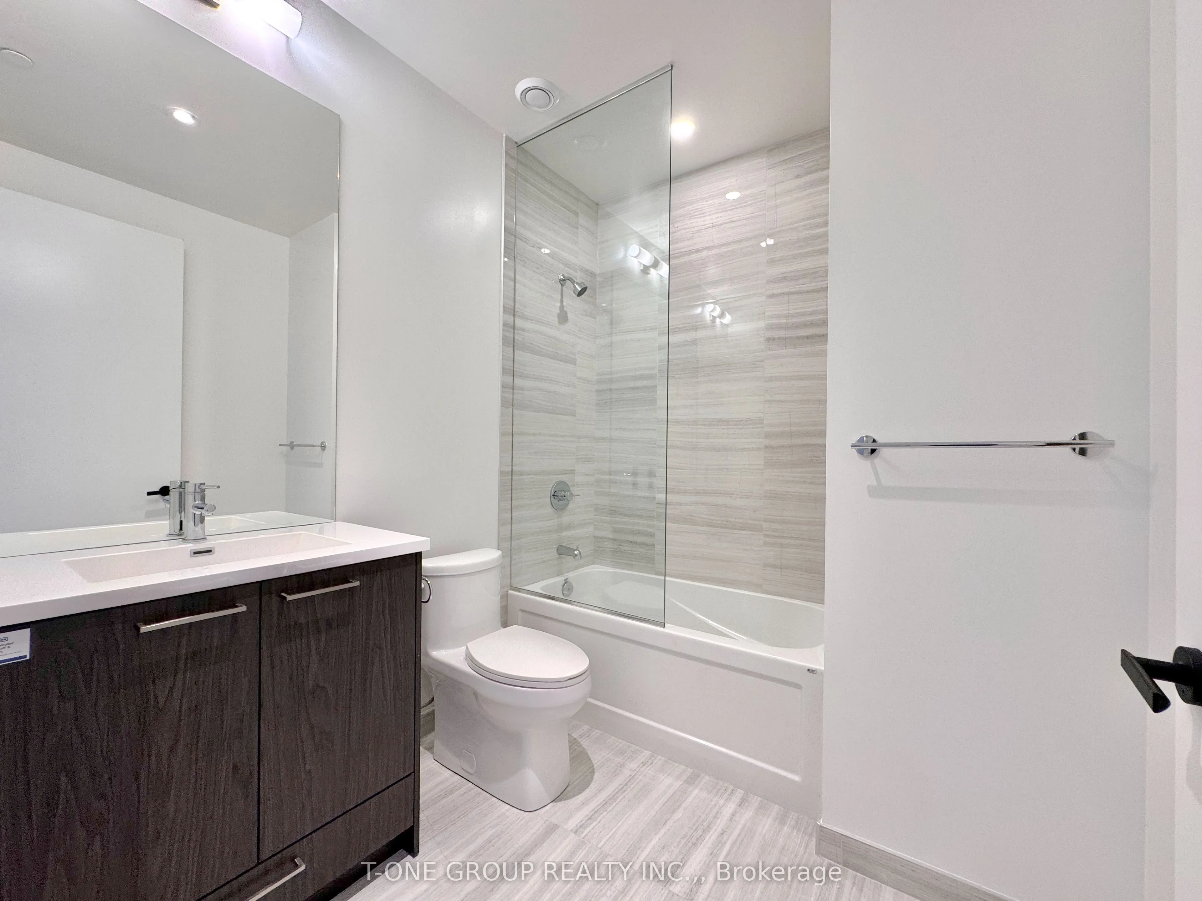 28 Interchange Way, #607