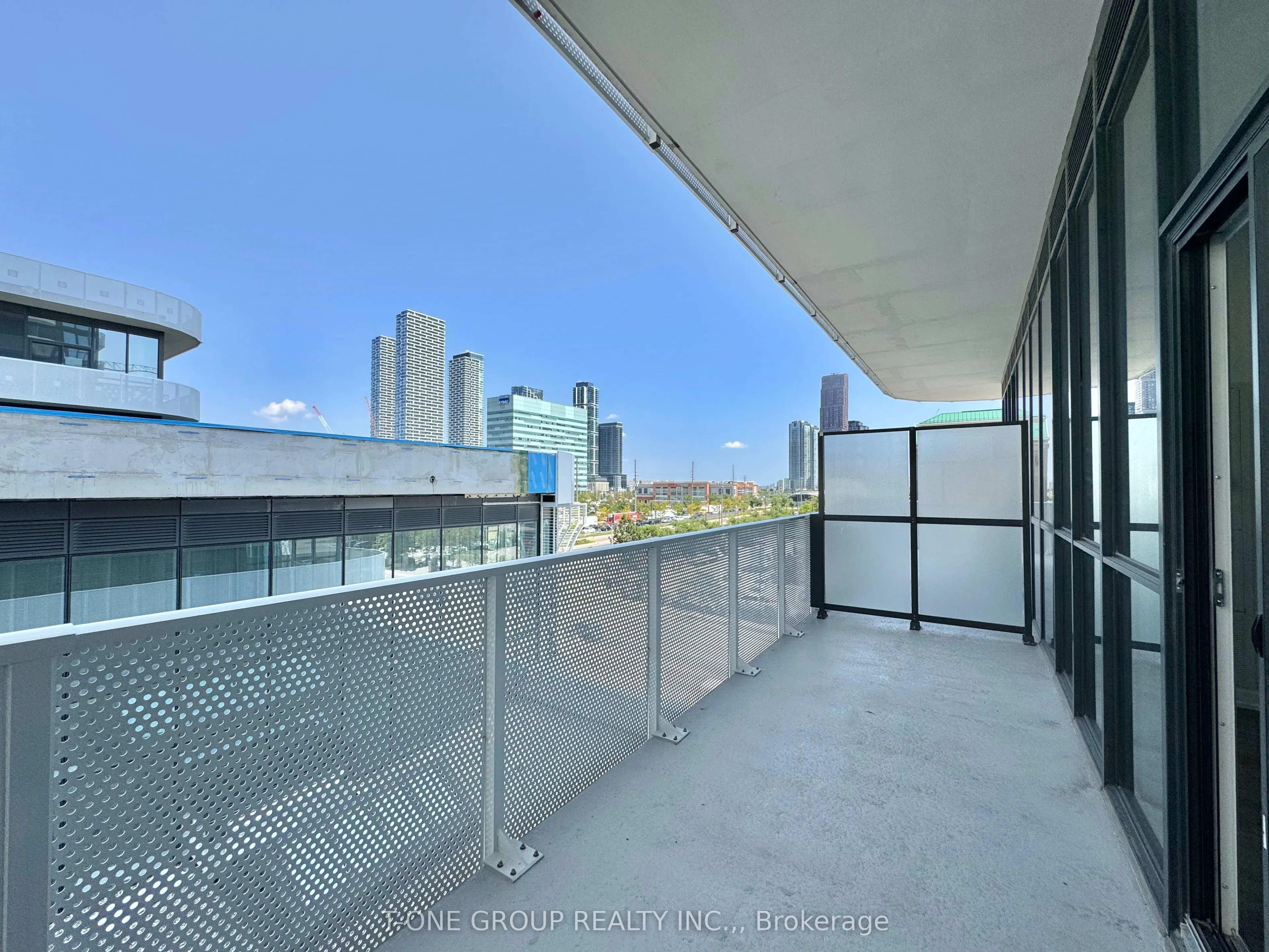 28 Interchange Way, #607
