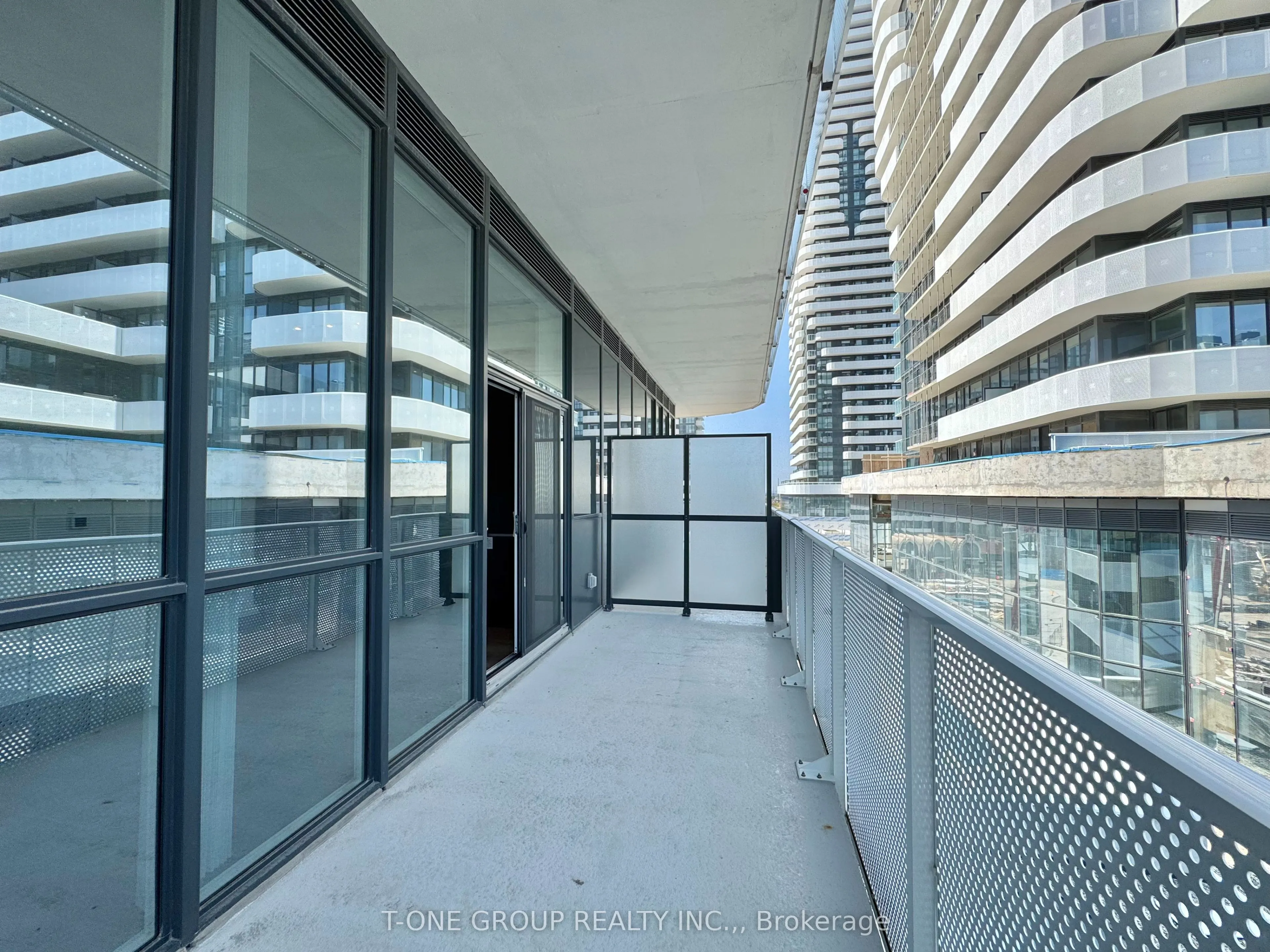 28 Interchange Way, #607