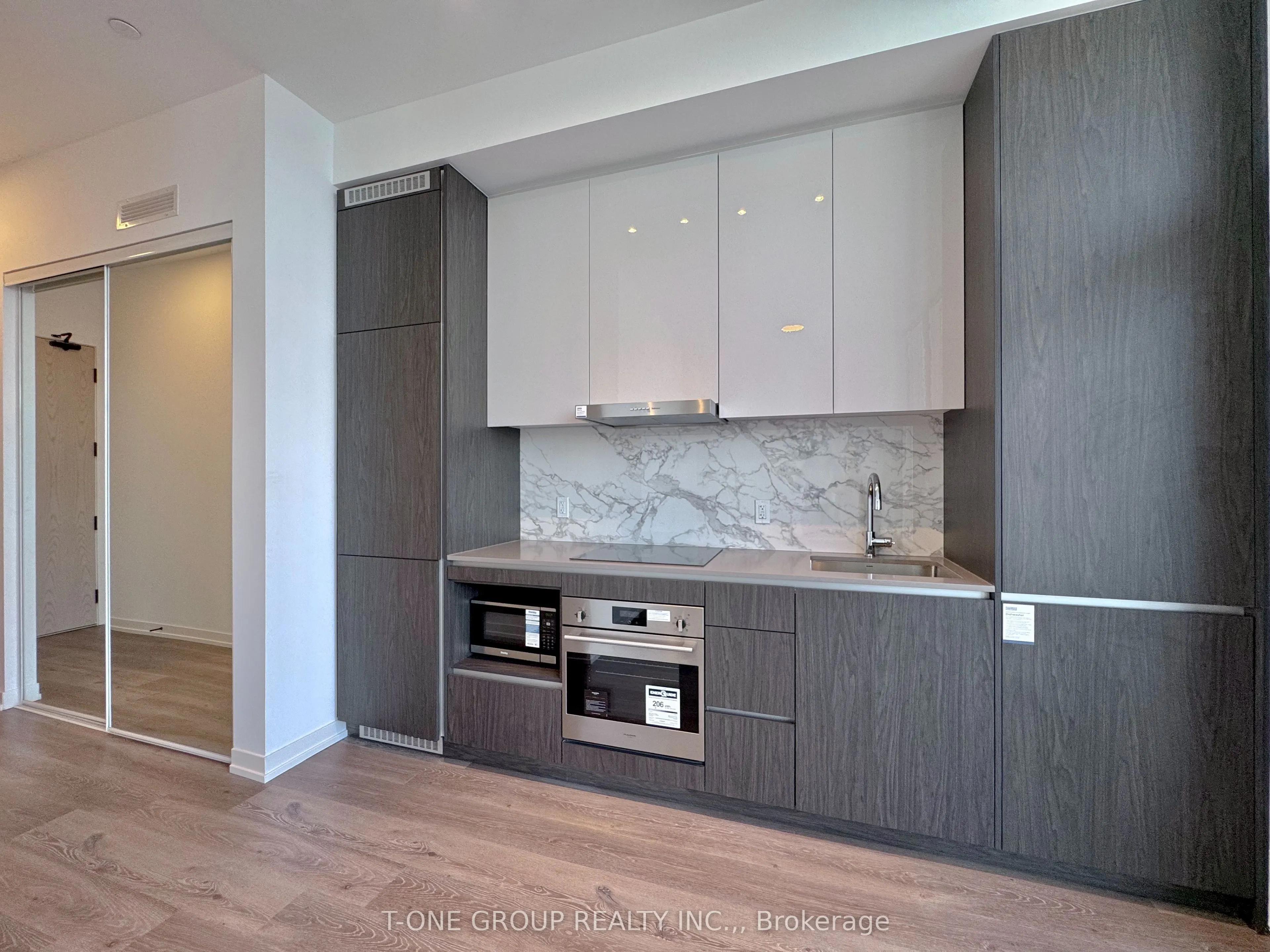 28 Interchange Way, #607