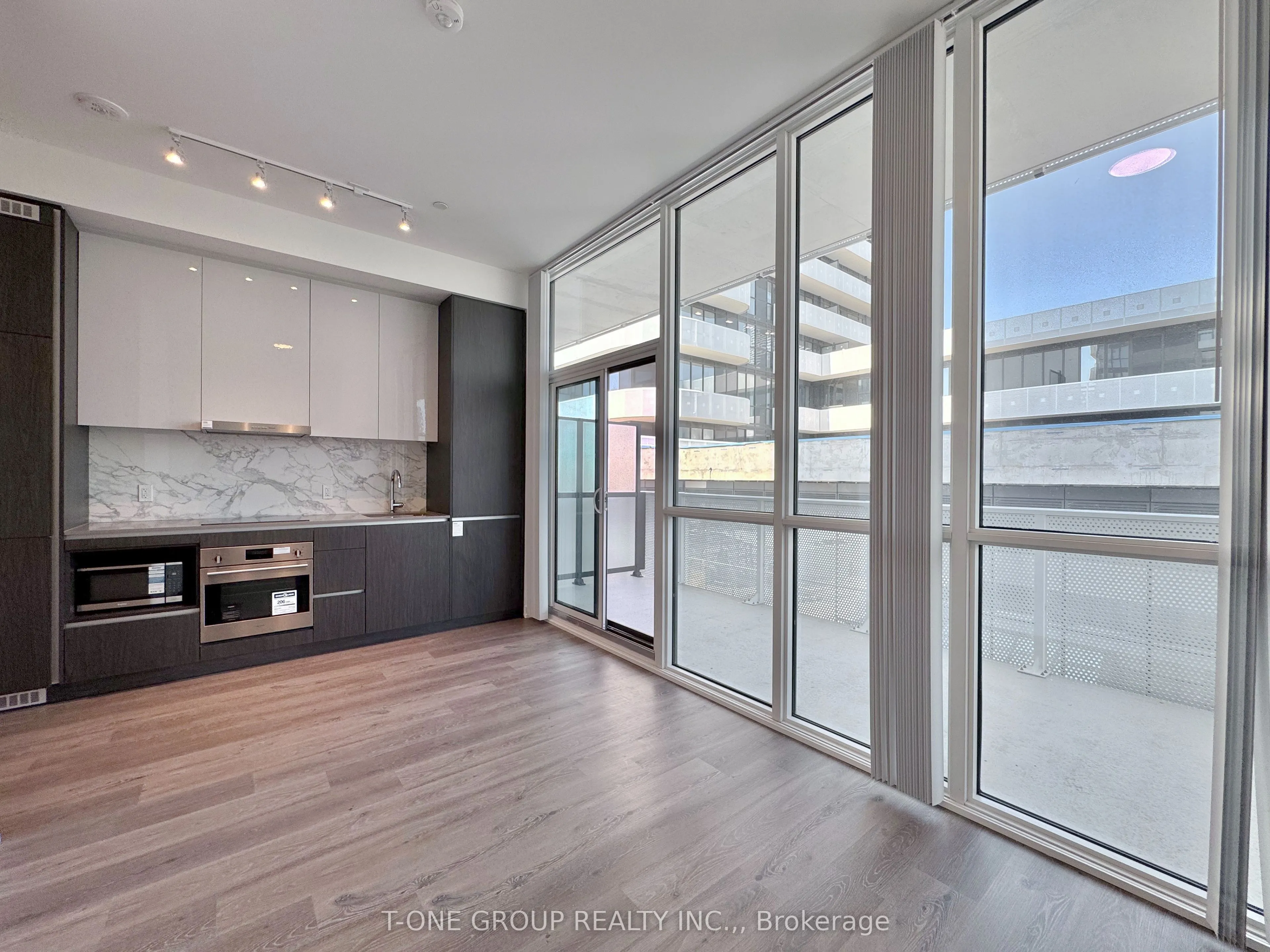 28 Interchange Way, #607