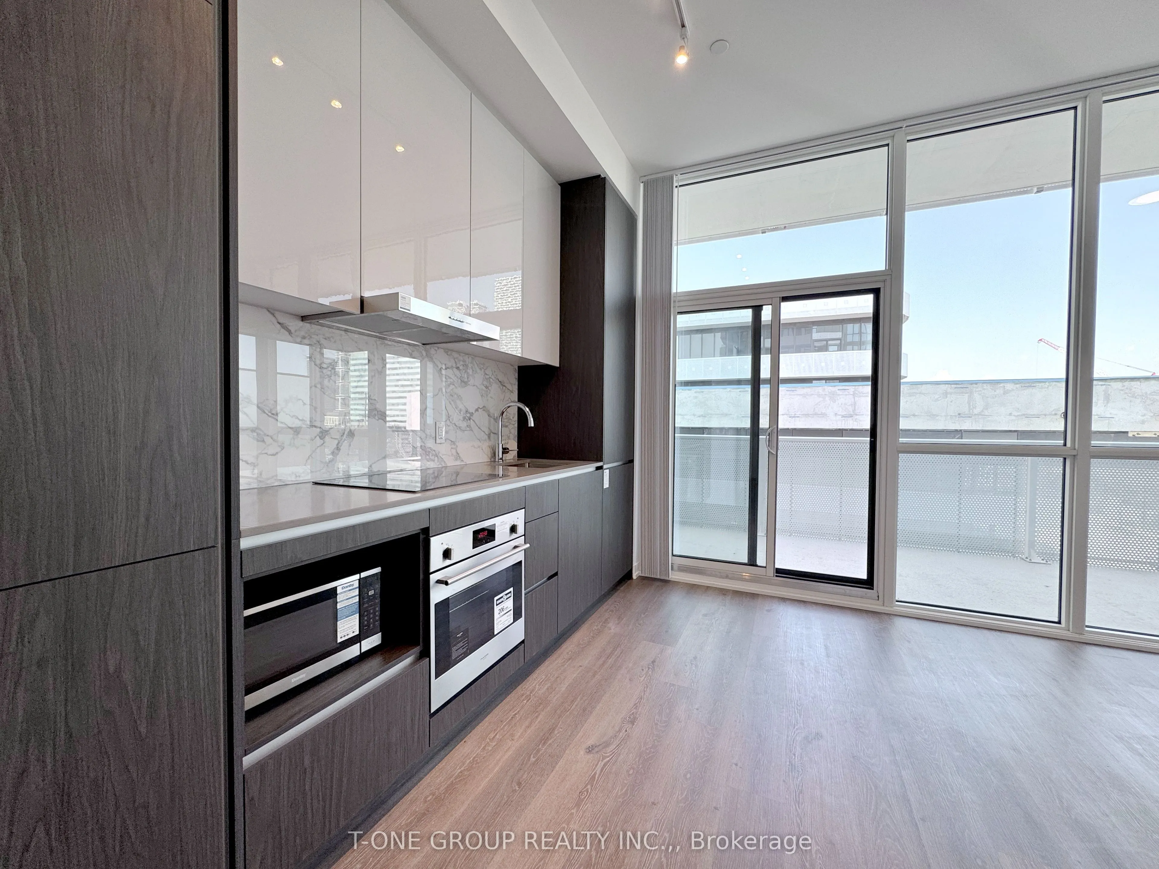 28 Interchange Way, #607
