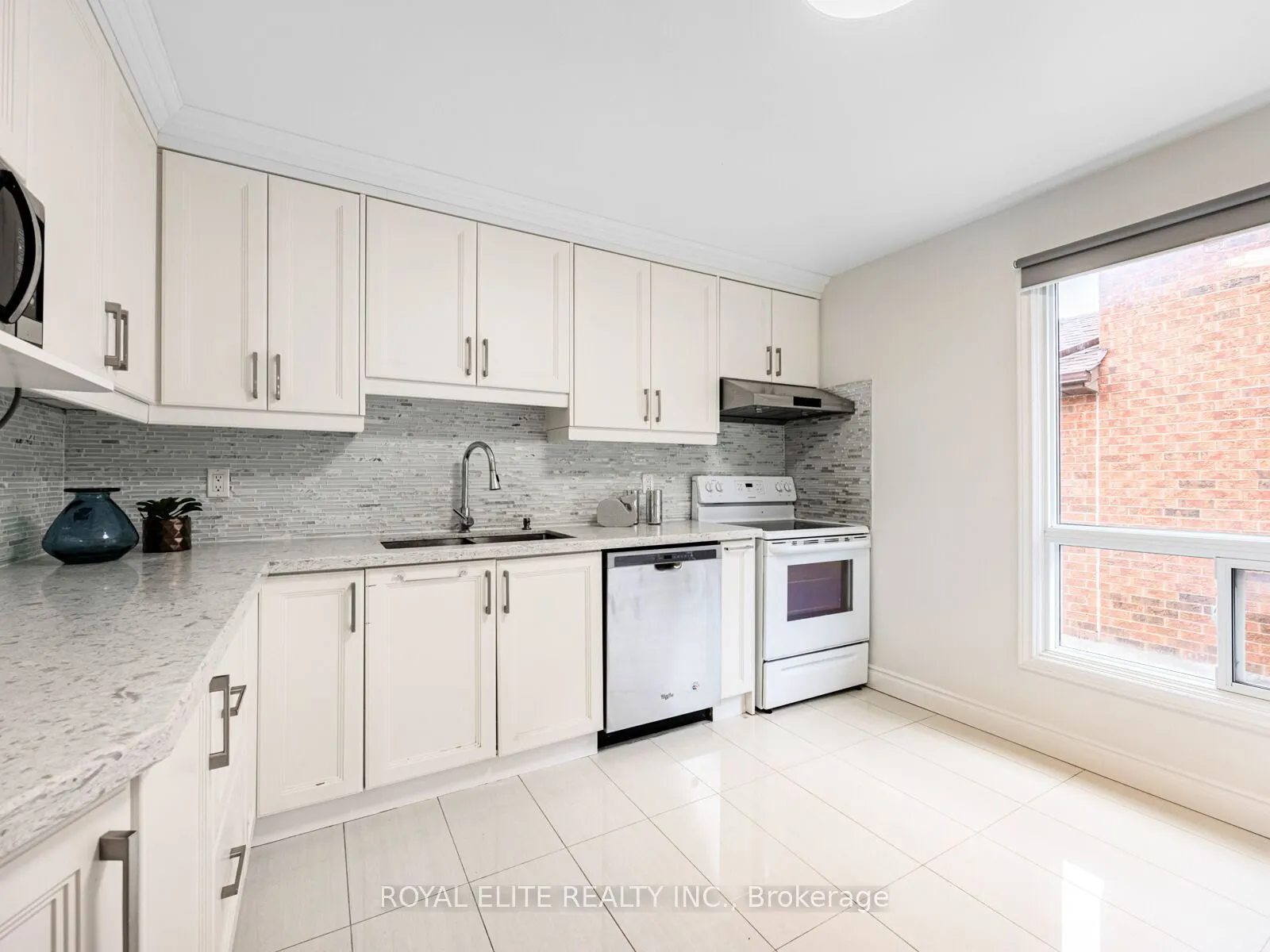 29 Ashmore Crescent