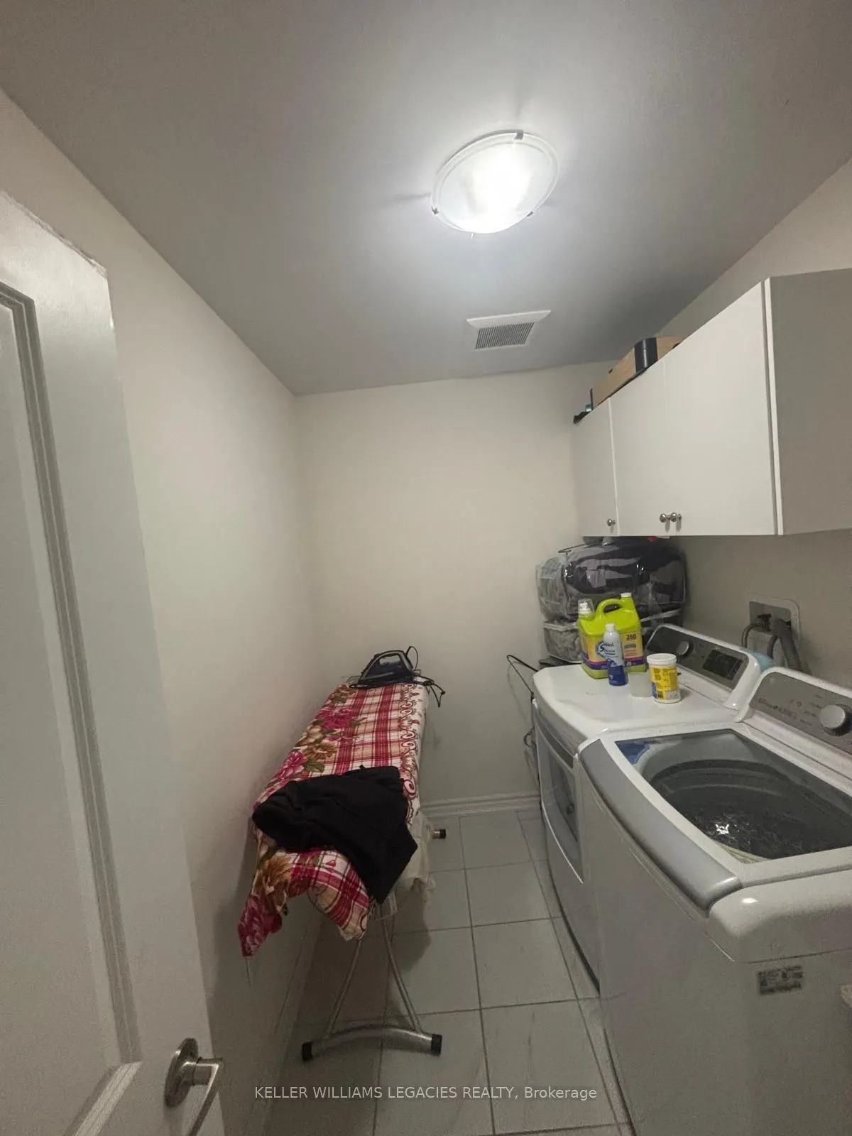 2300 Grainger Loop