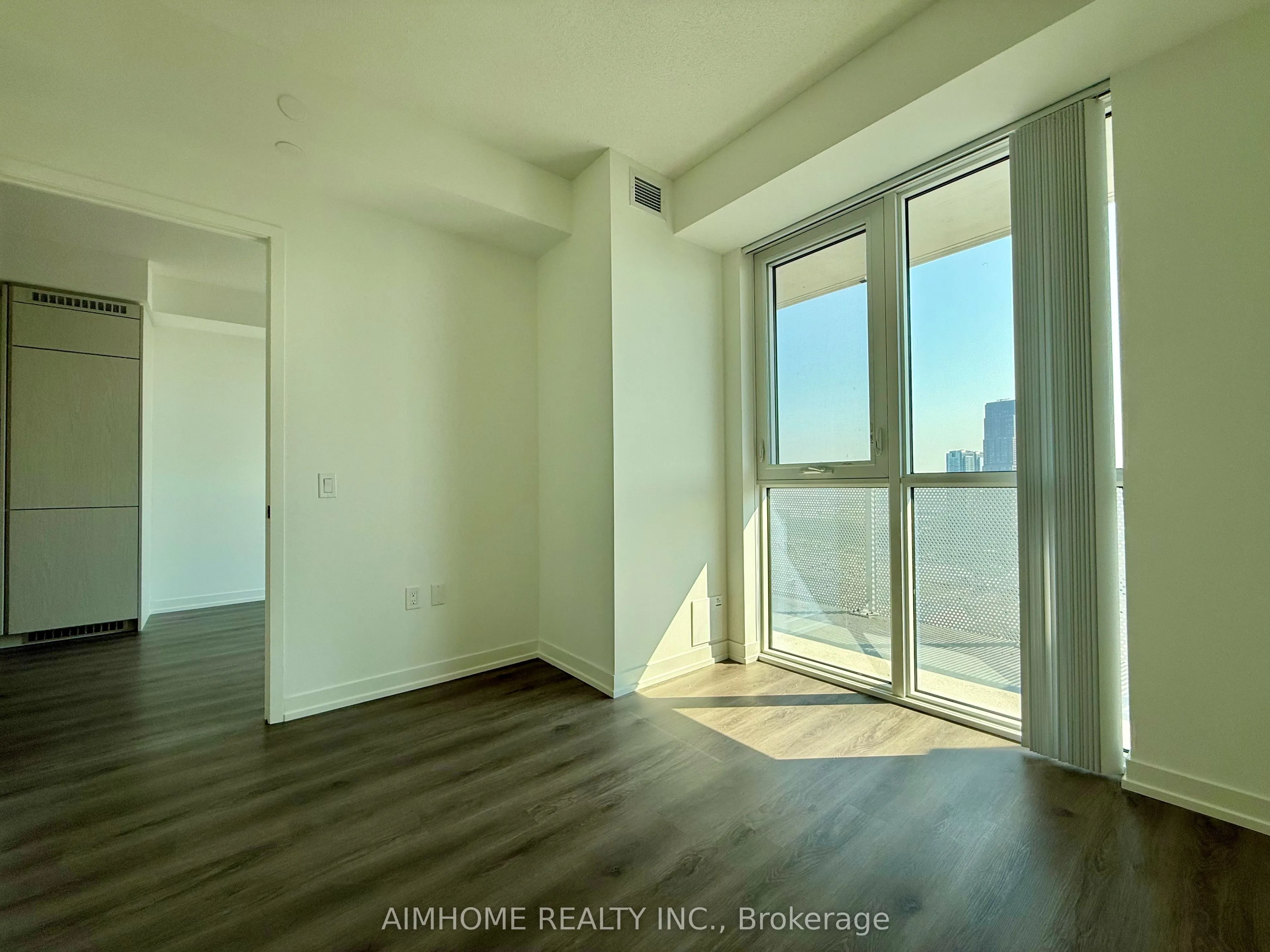 28 Interchange Way, #3207