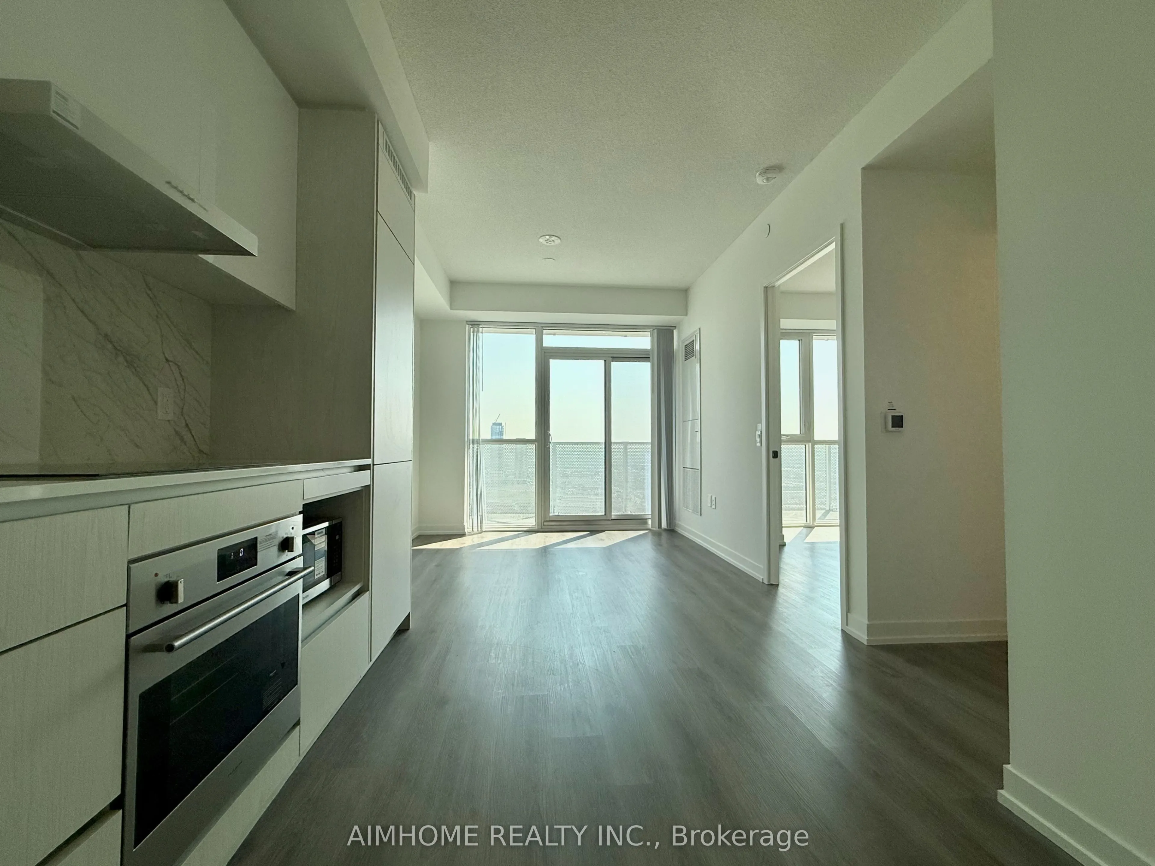 28 Interchange Way, #3207
