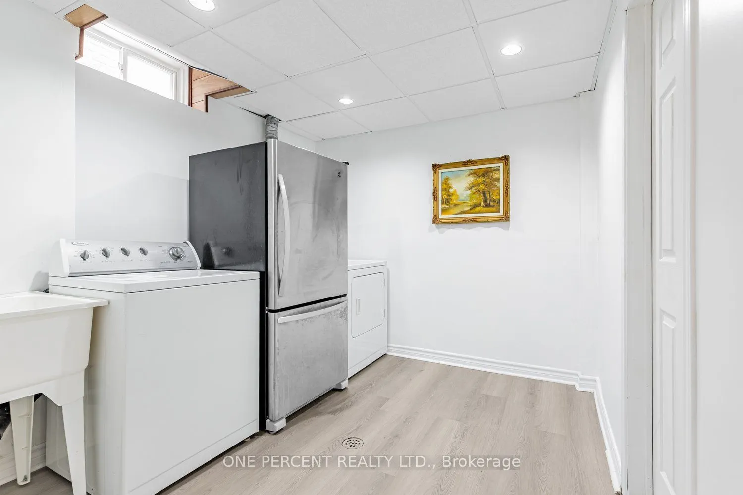 37 Lansbury Court