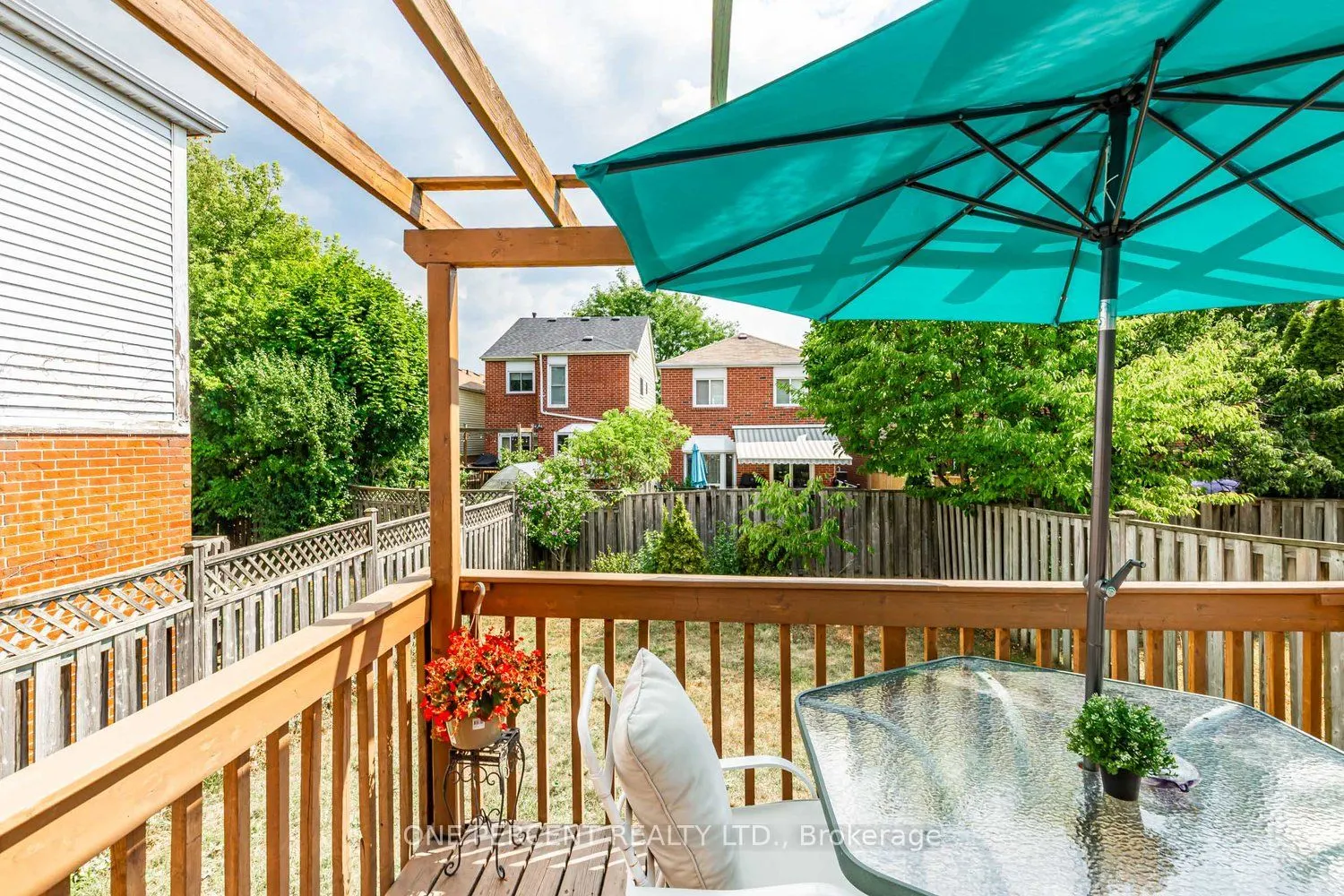 37 Lansbury Court