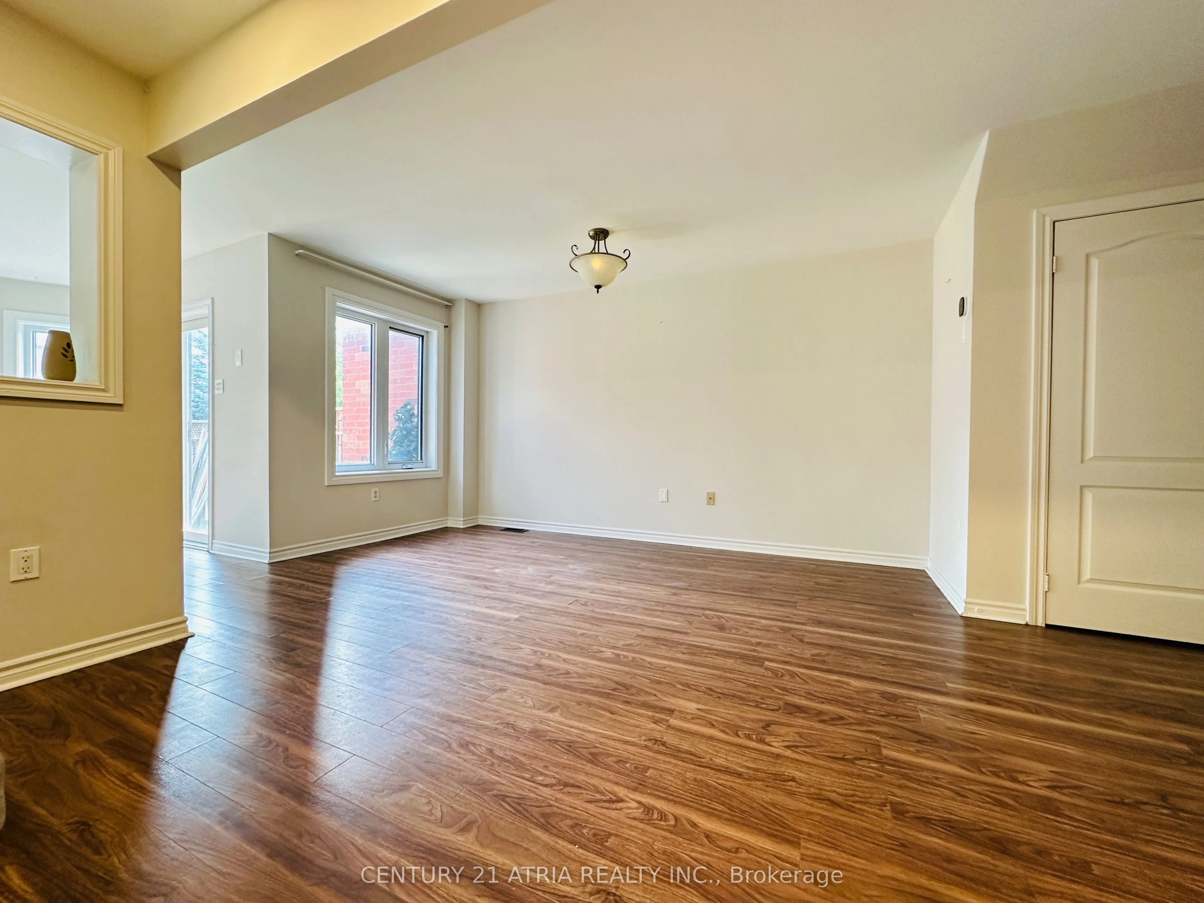 73 Silverdart Crescent