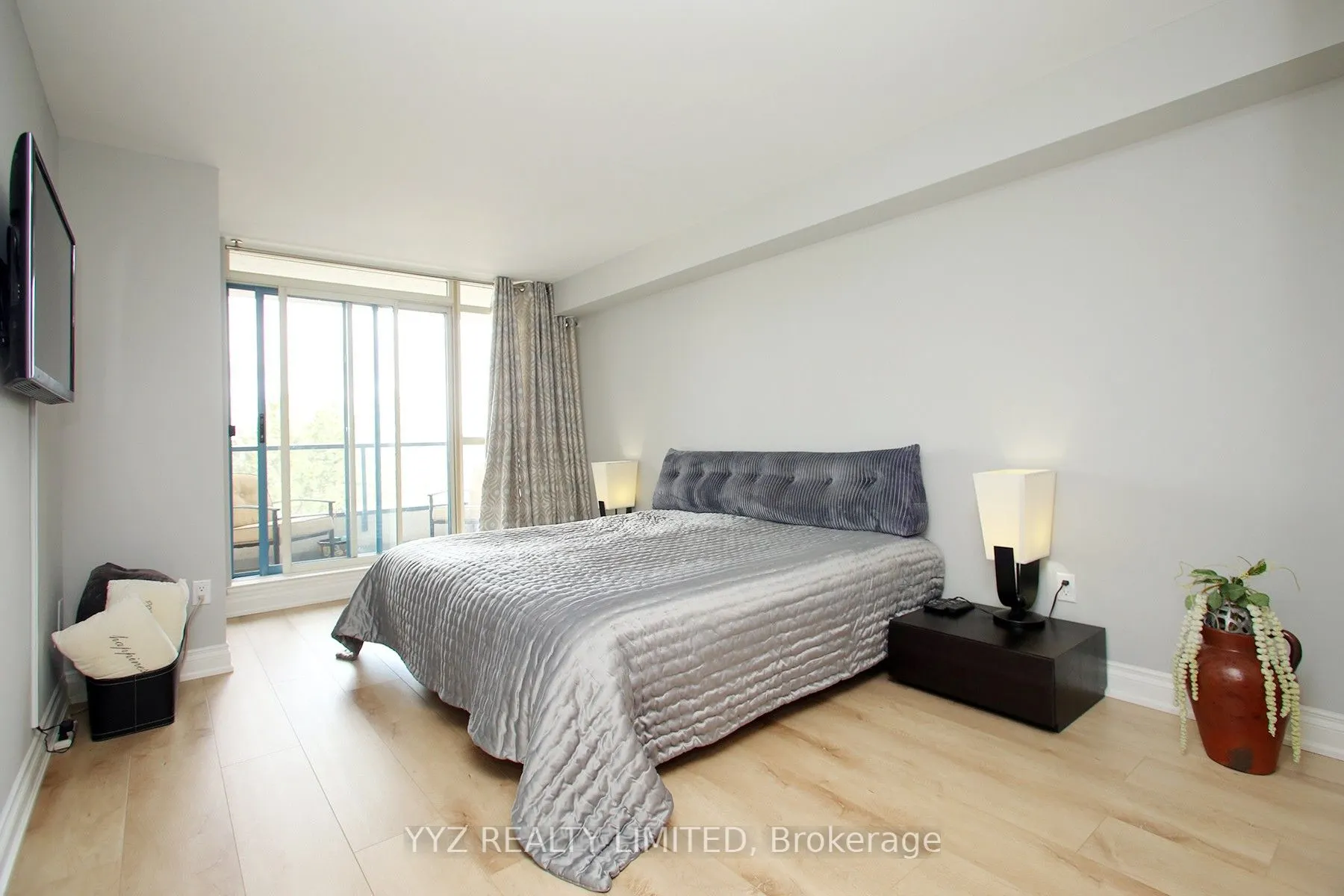1 Clark Avenue W, #407