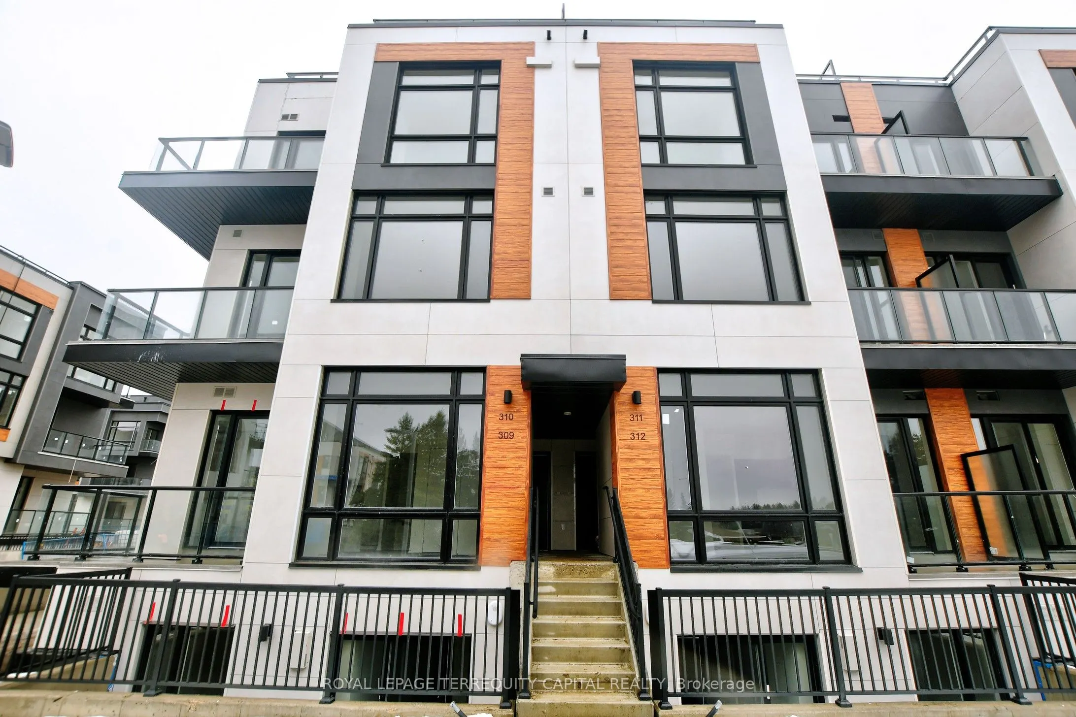 6 Steckley House Lane, #Th 309